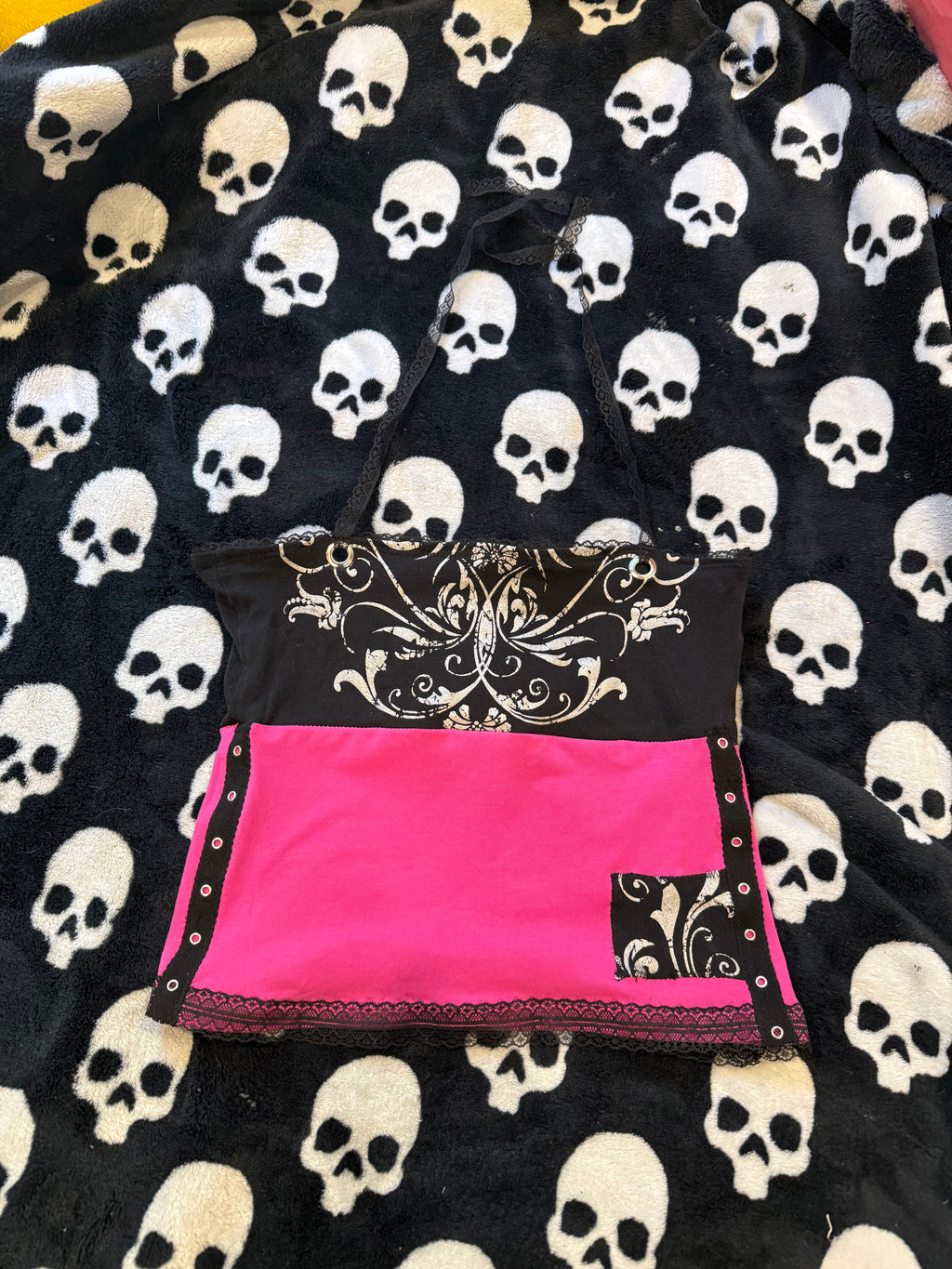 pink & black lace top size xs/s