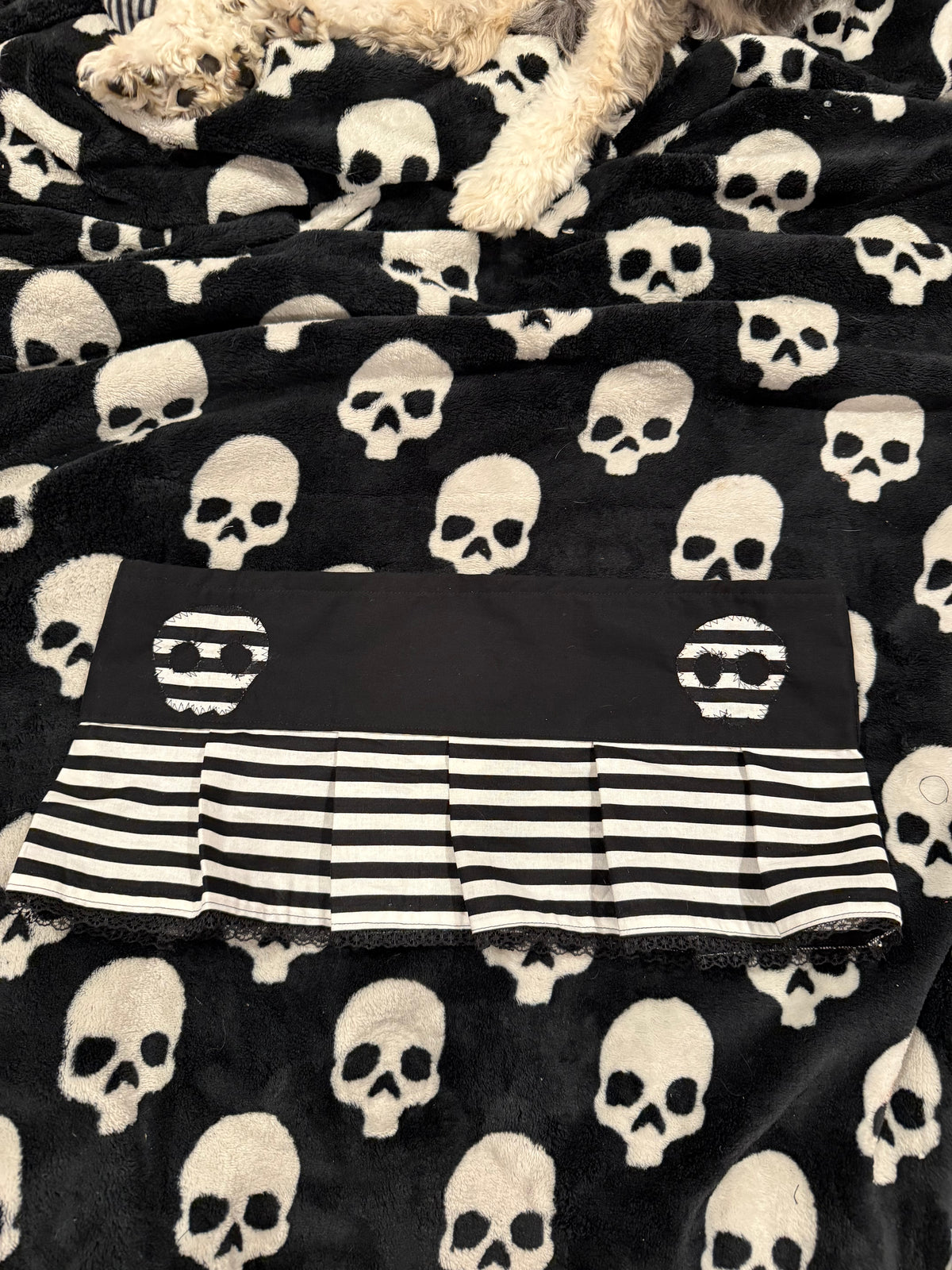 striped skull skirt size m
