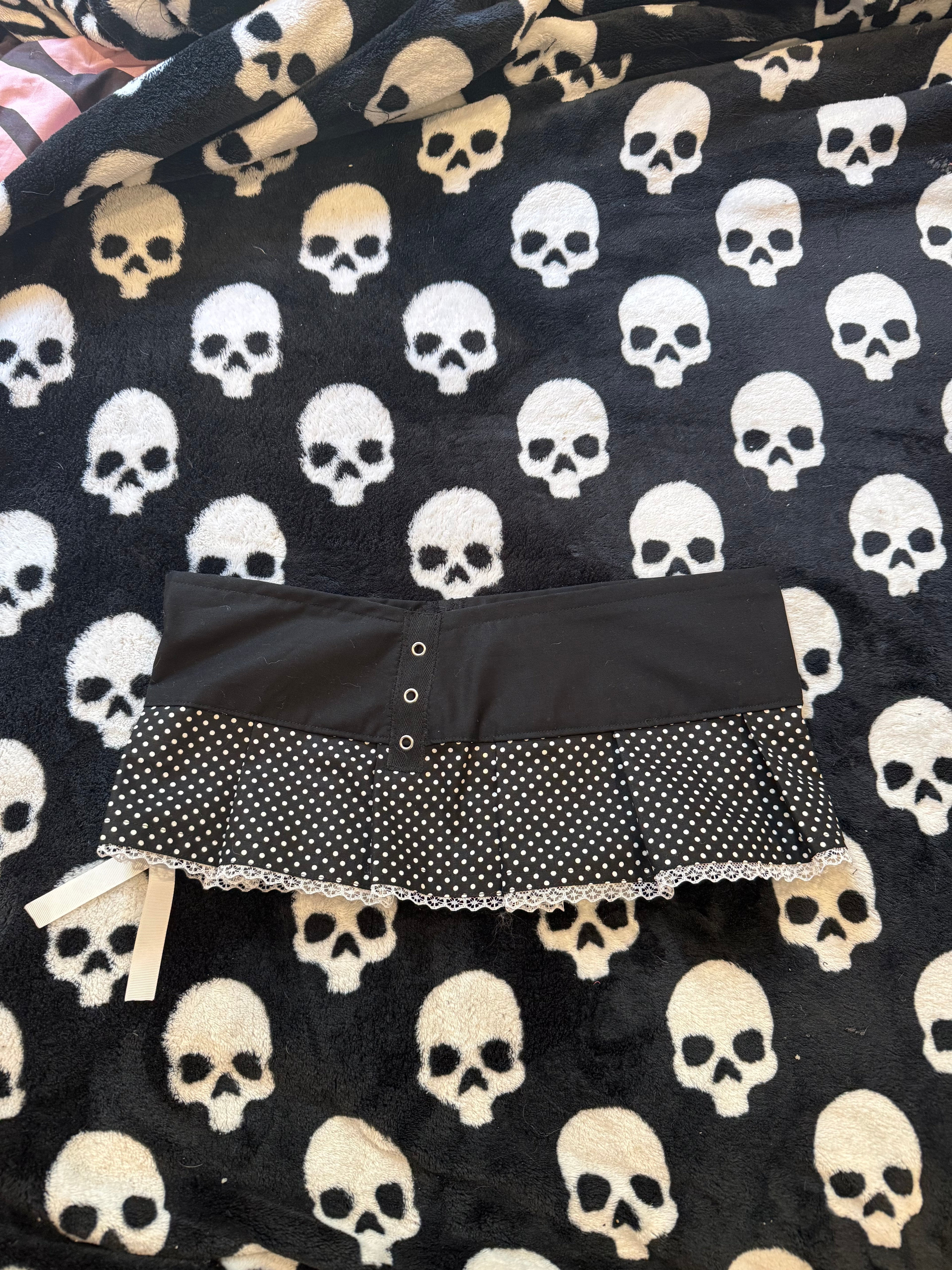 polka dot peace sign lace up skirt size xs/s