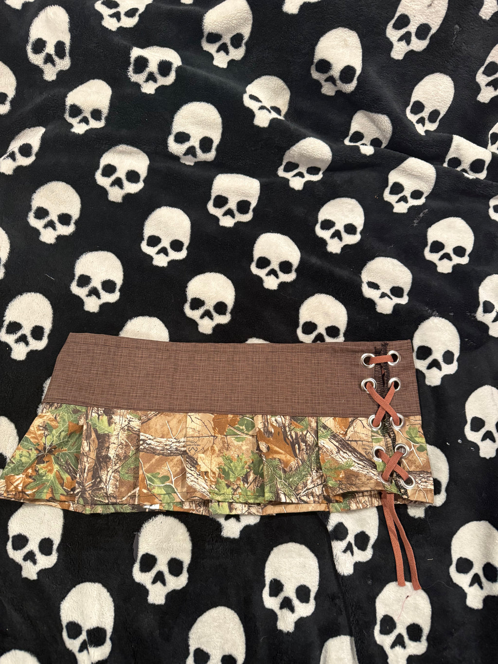 camo lace up mini skirt size m