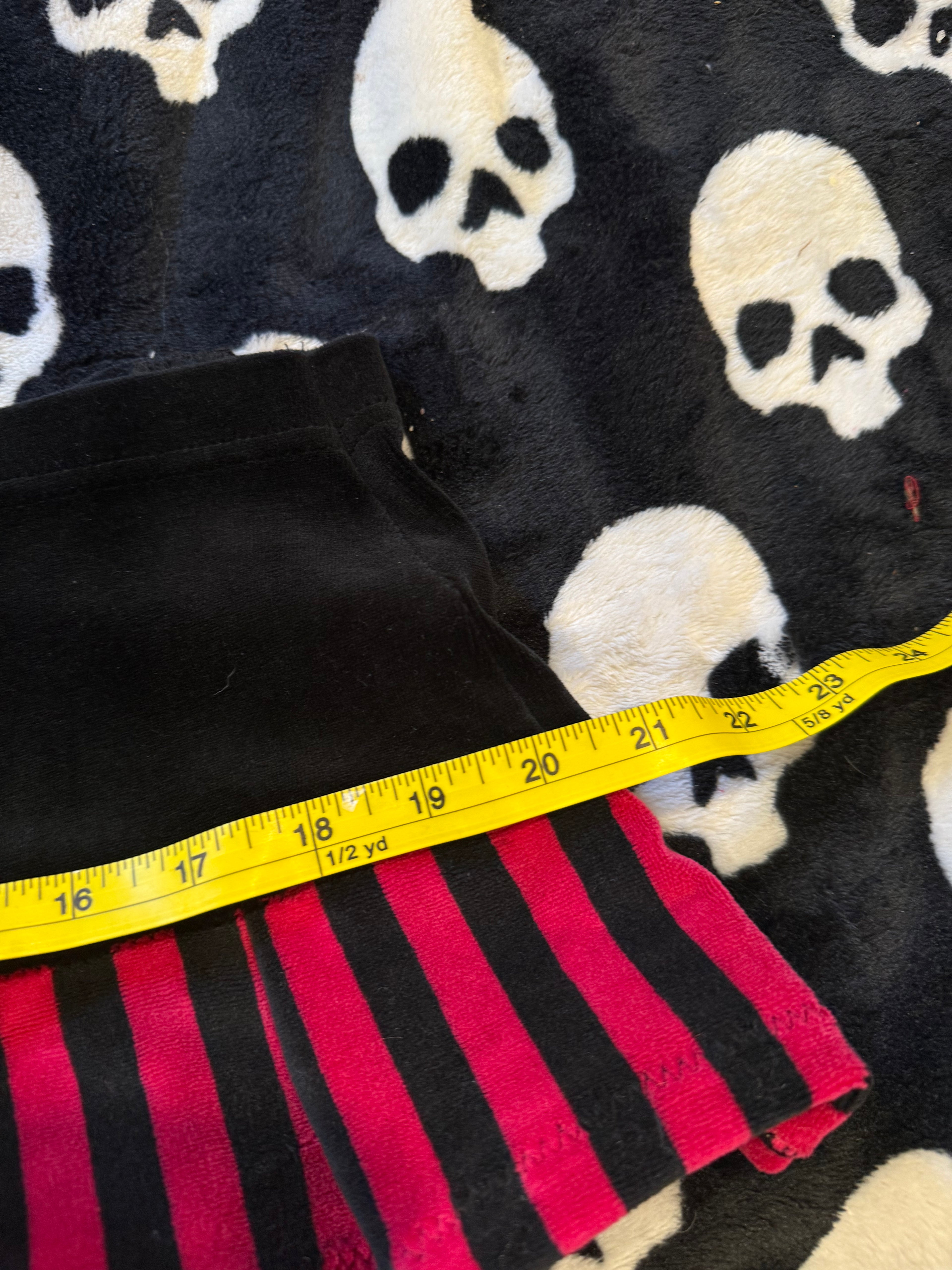 soft red & black striped skirt size L