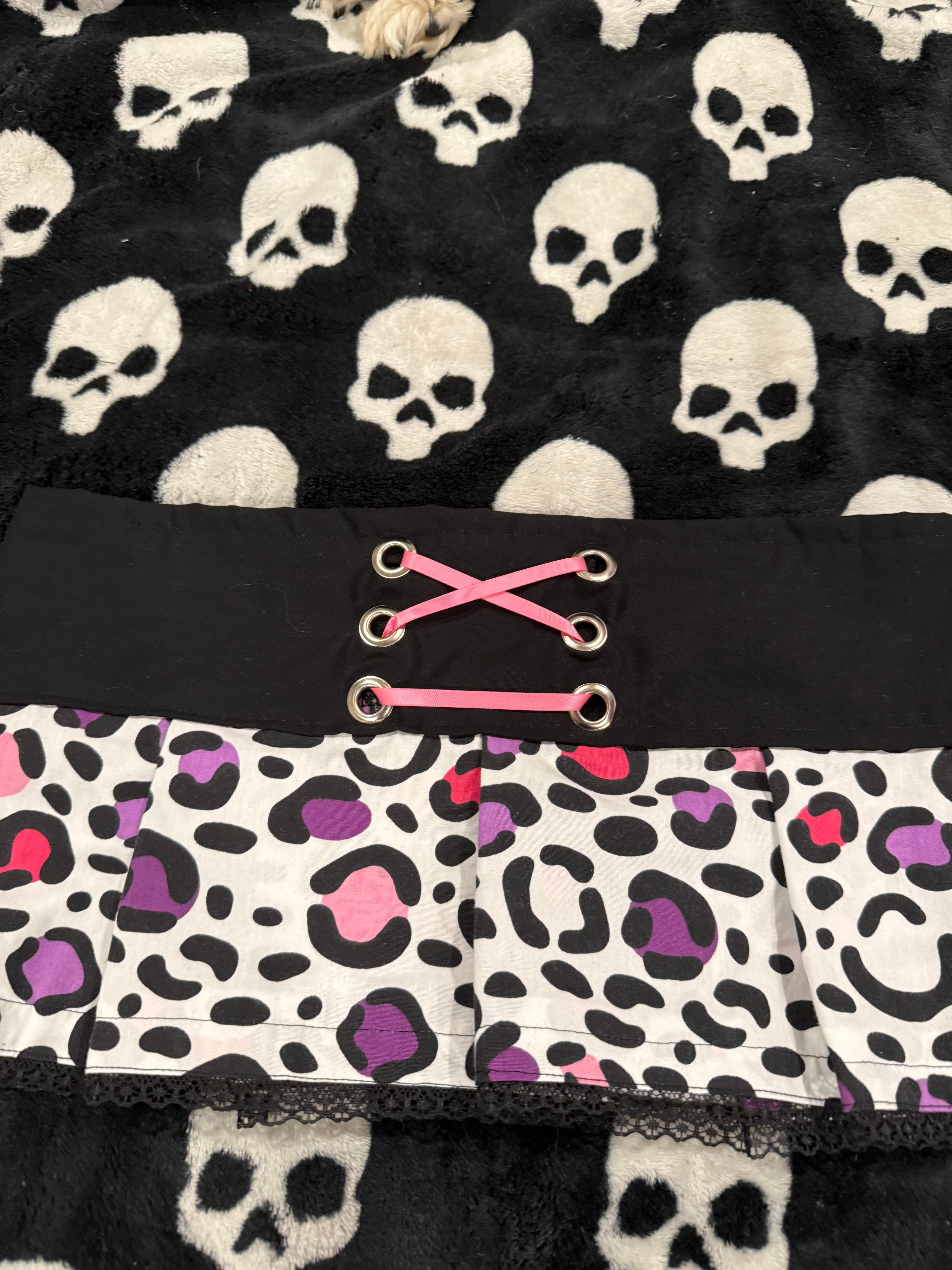 pink & black lace up animal print mini skirt size xs