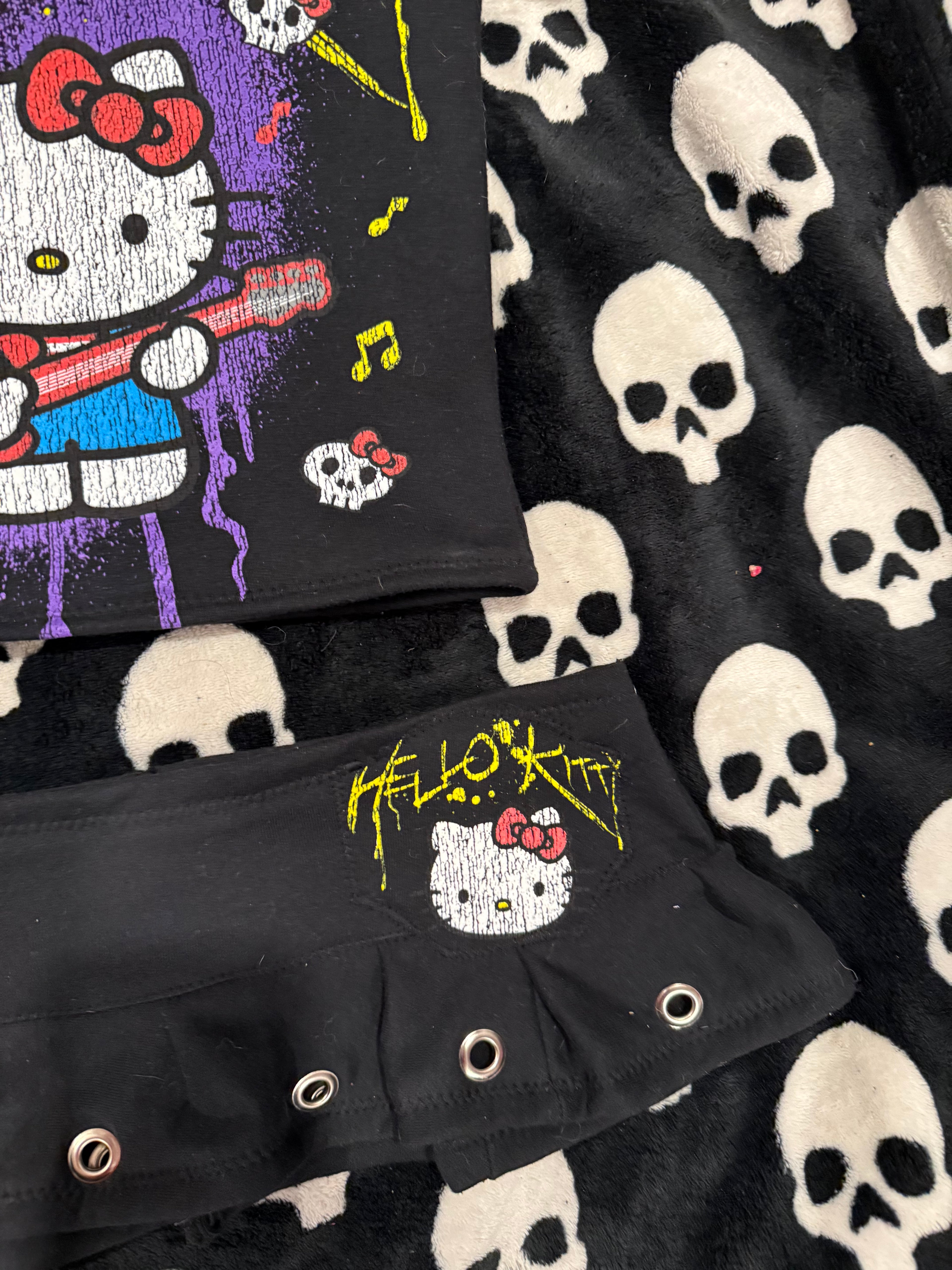 hello kitty grommet set size xs