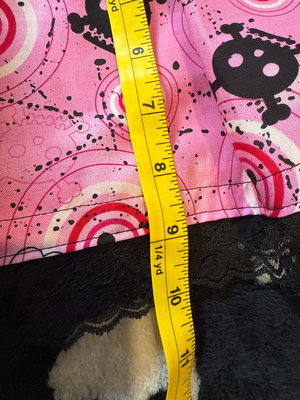 pink & black skull grommet skirt size xs