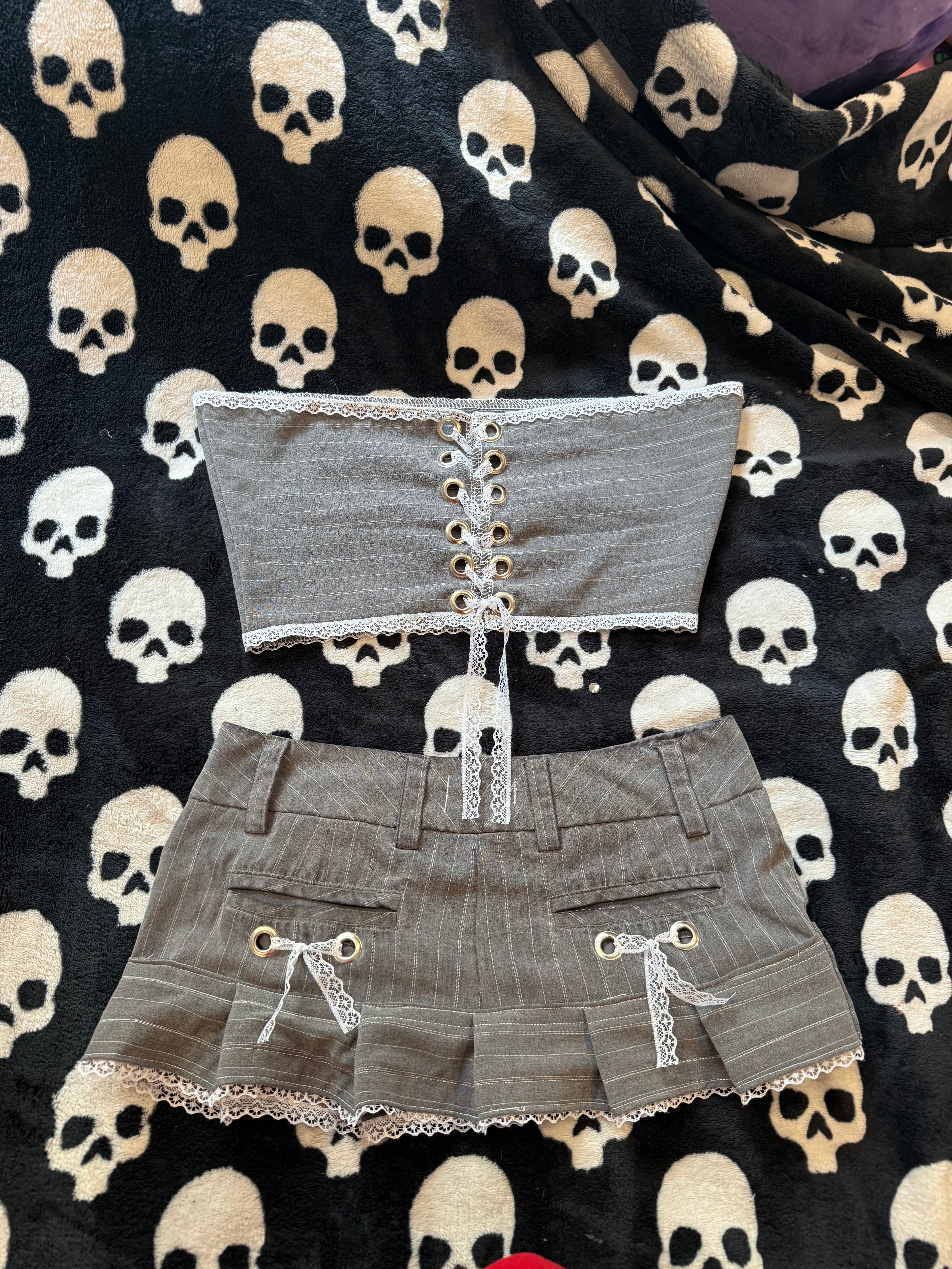 grey & white pinstripe lace up set size s