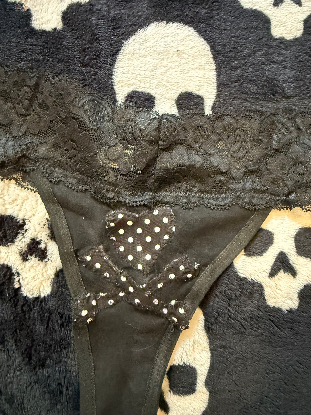 tokidoki polka dot skull thong size xs/s