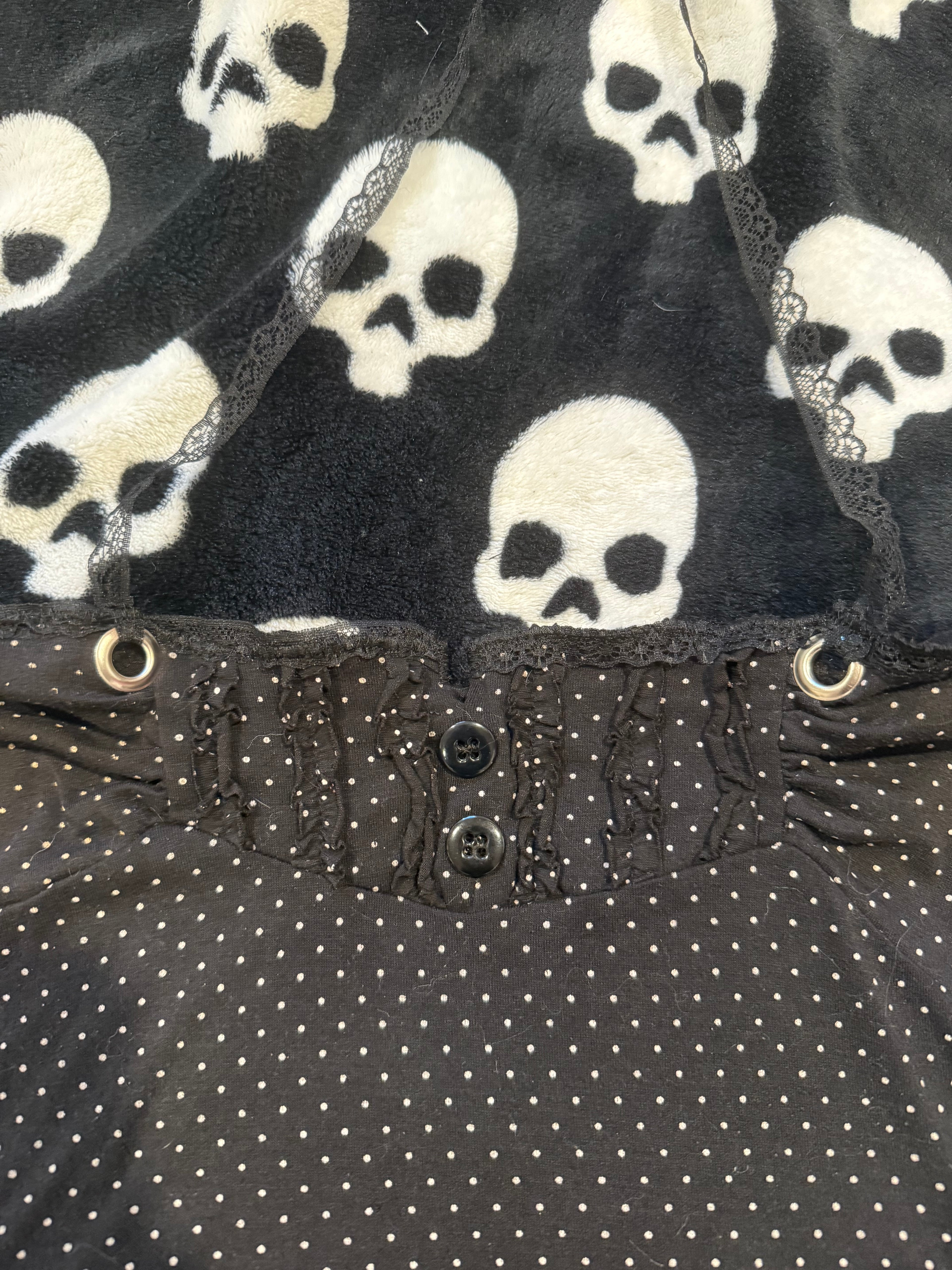 polka dot ruffle top size m