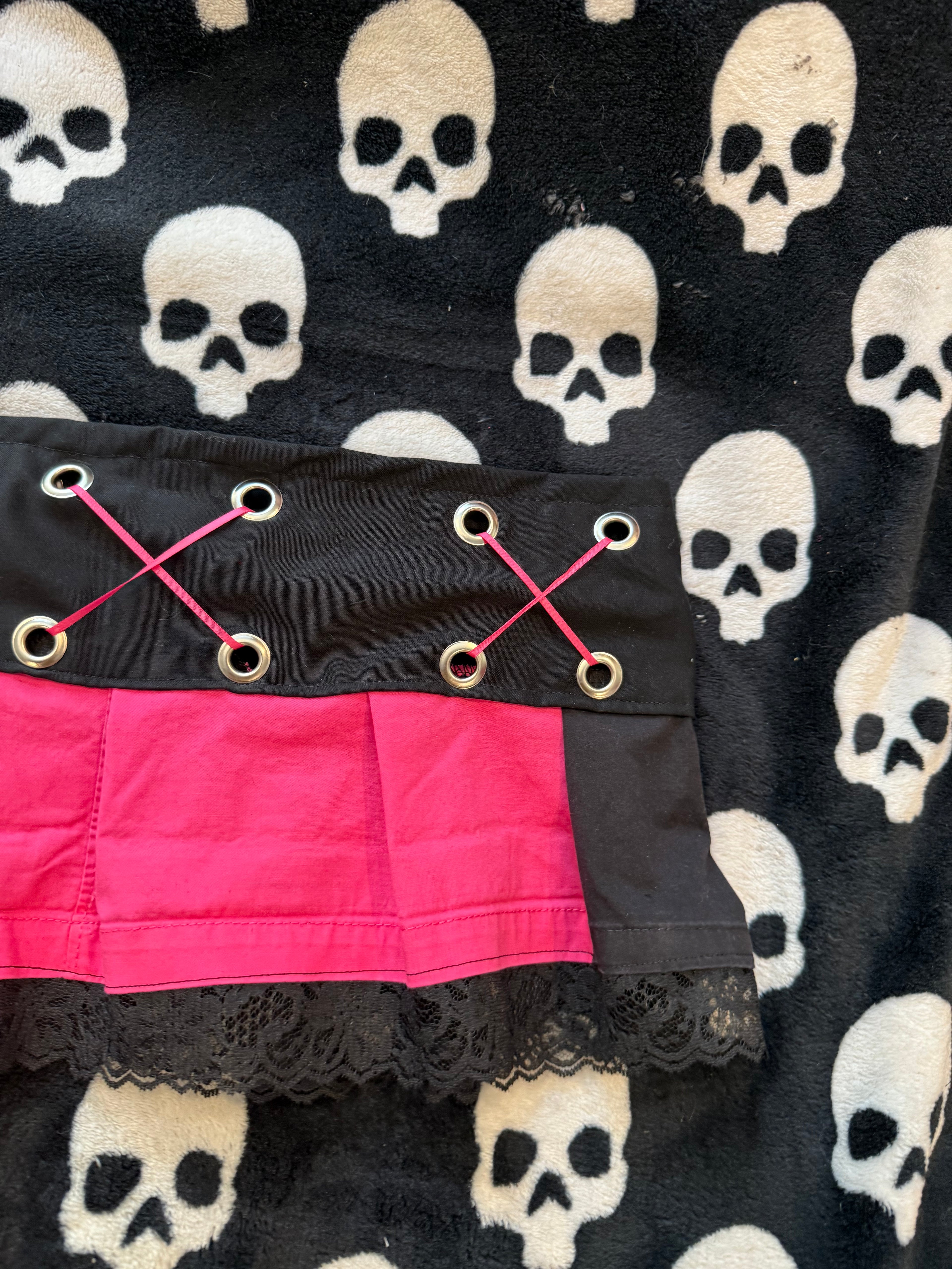 pink & black lace up skirt size xs