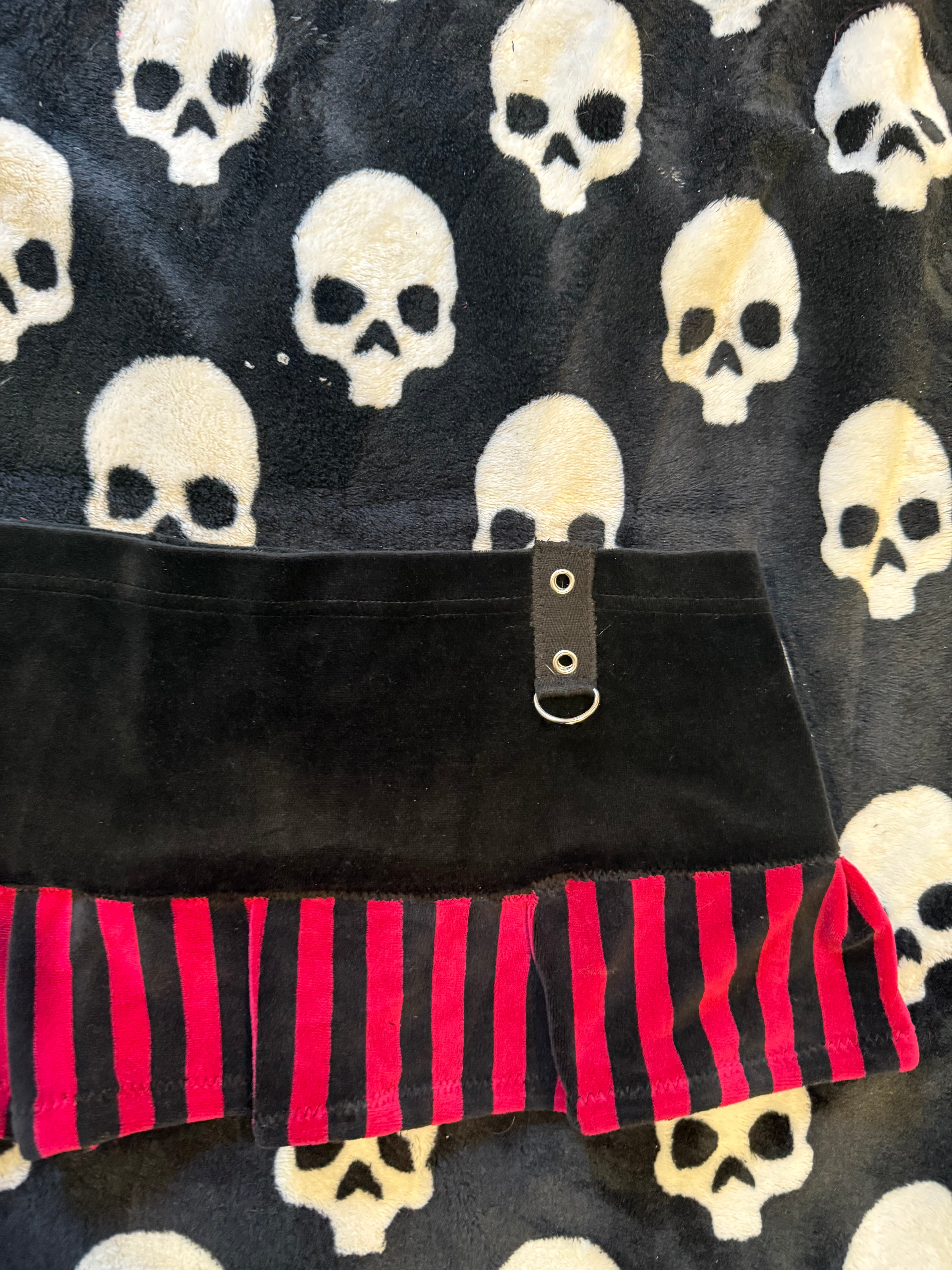 soft red & black striped skirt size L