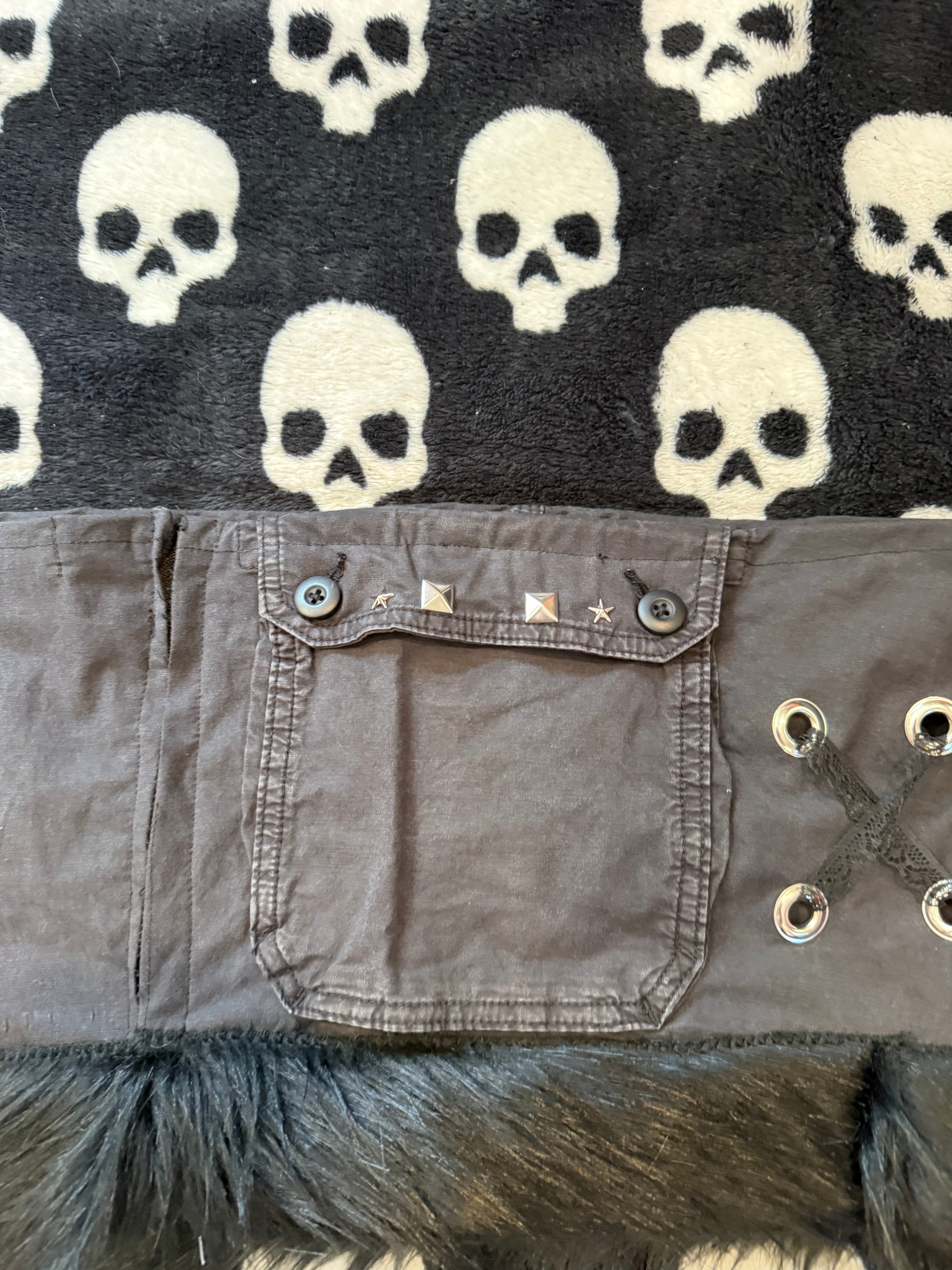 lace up fur pocket skirt size m/l