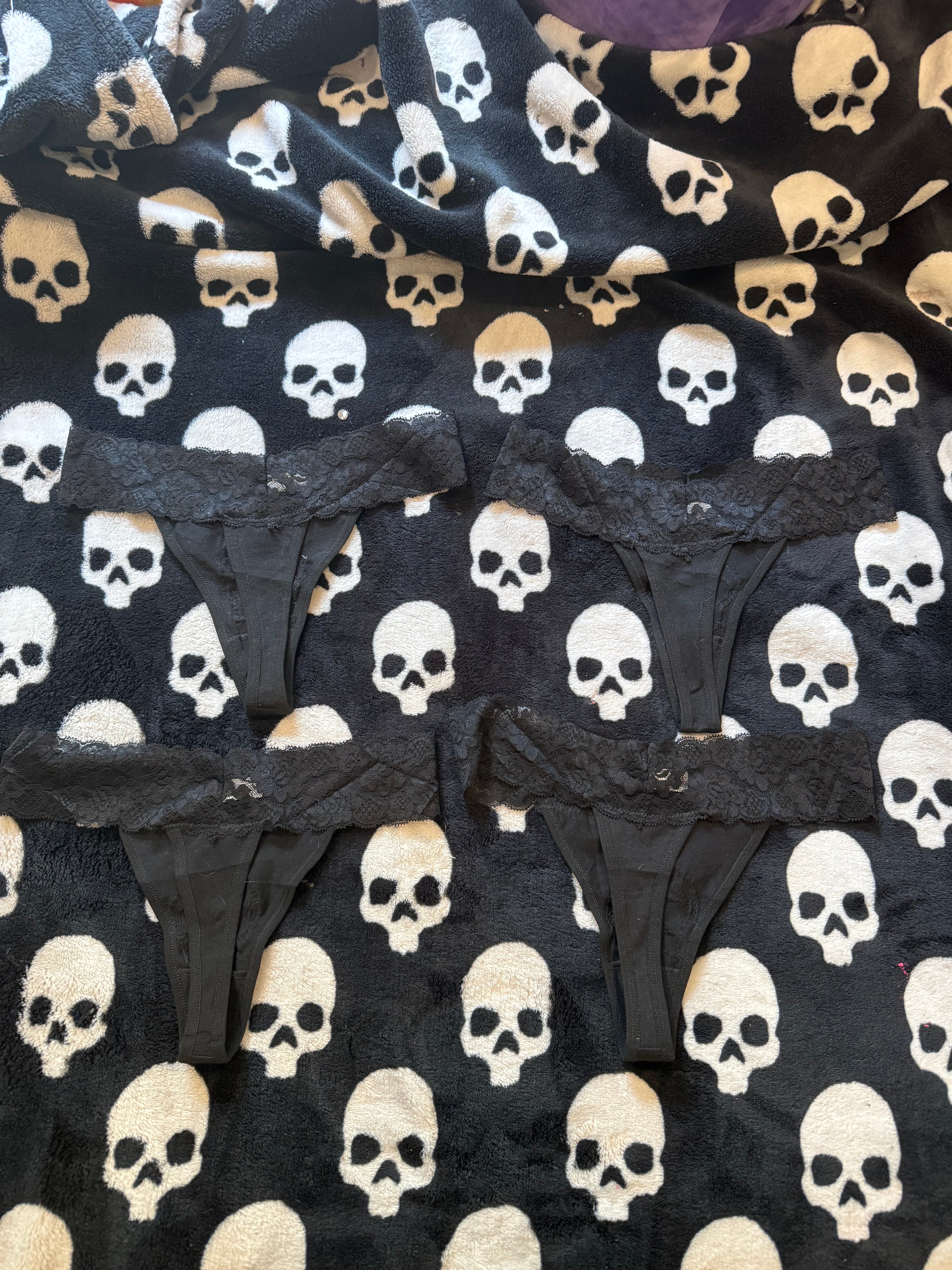 skull thong size xs/s