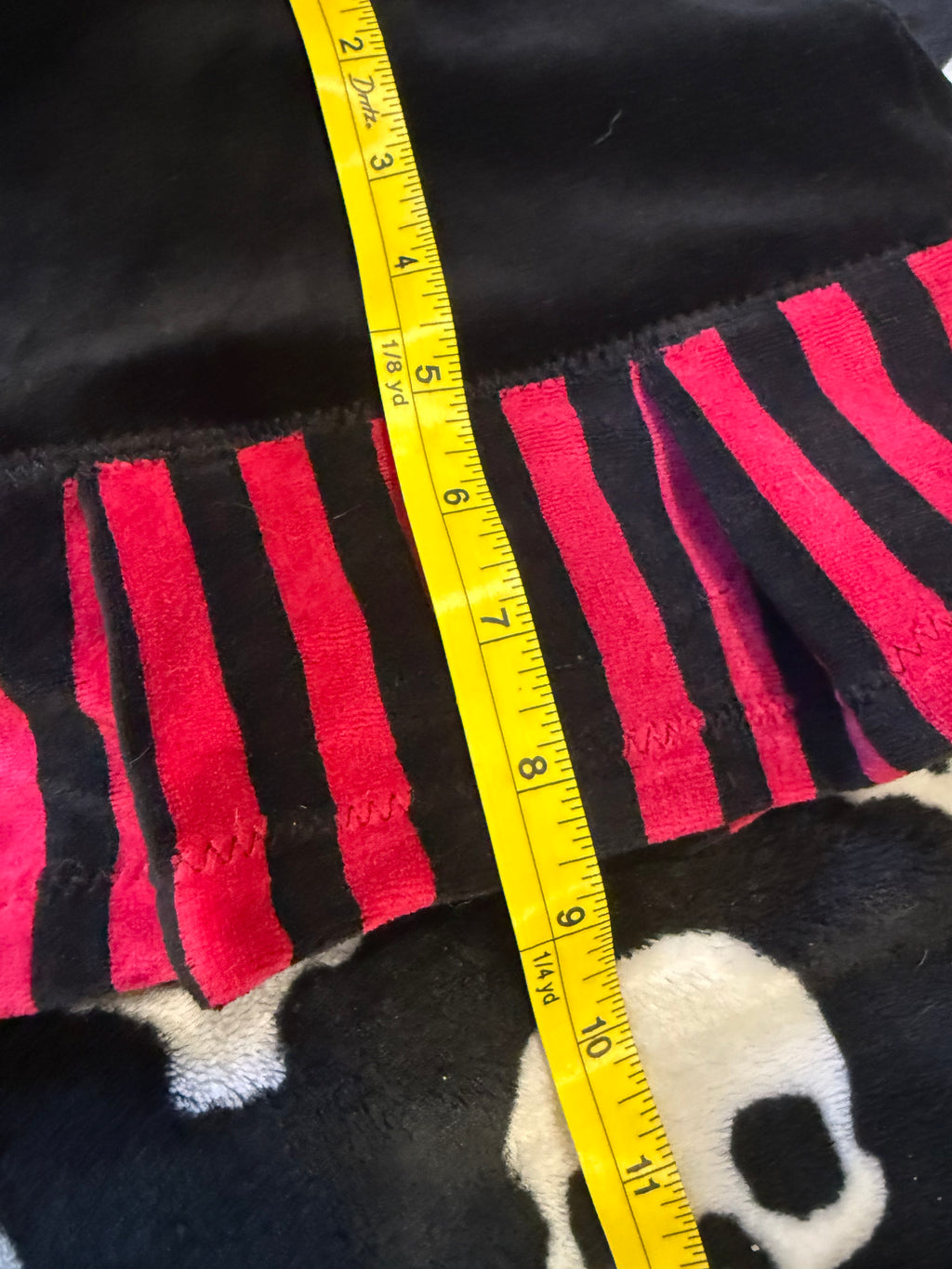 soft red & black striped skirt size L