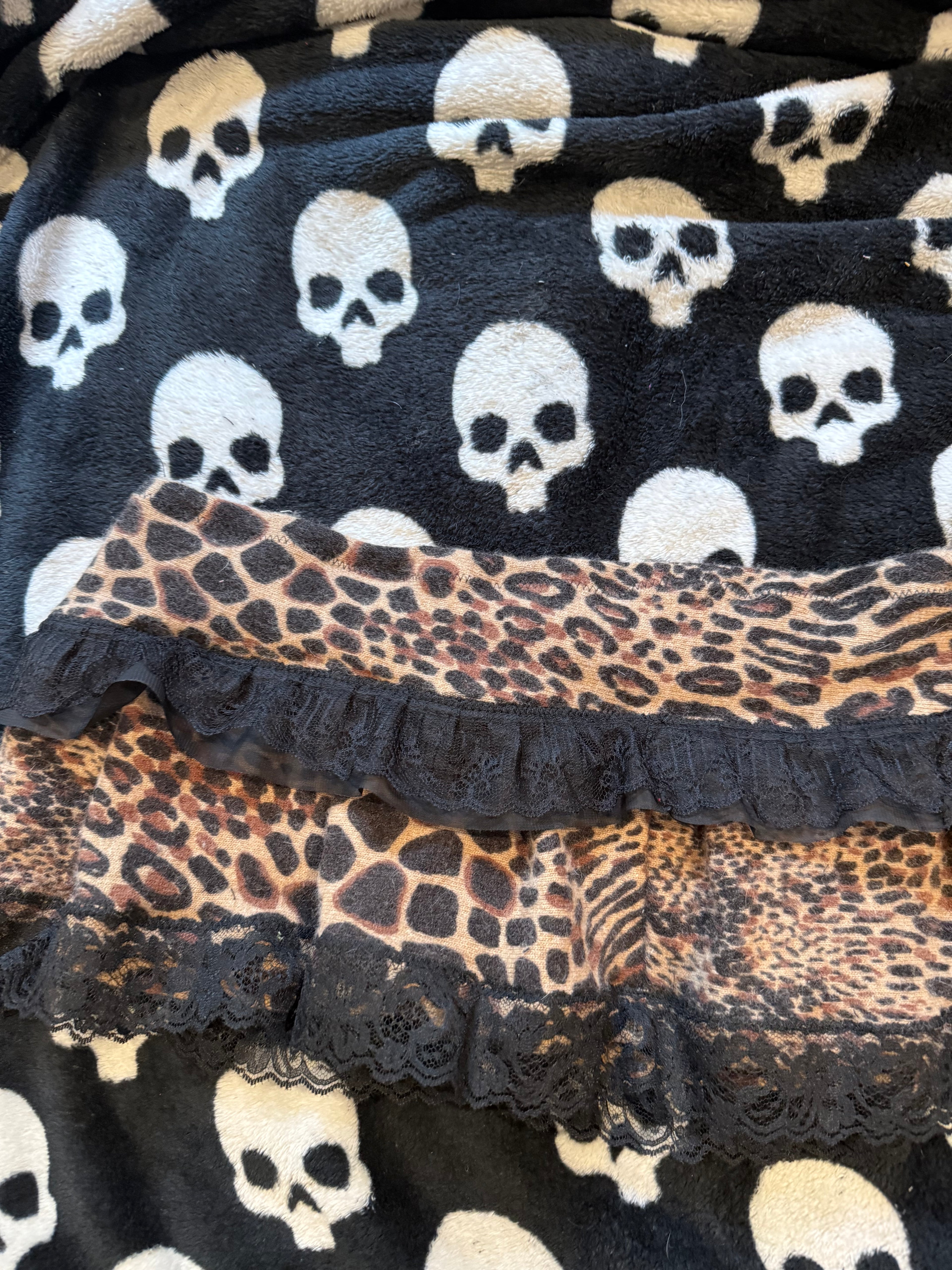 ruffle lace animal print skirt size L