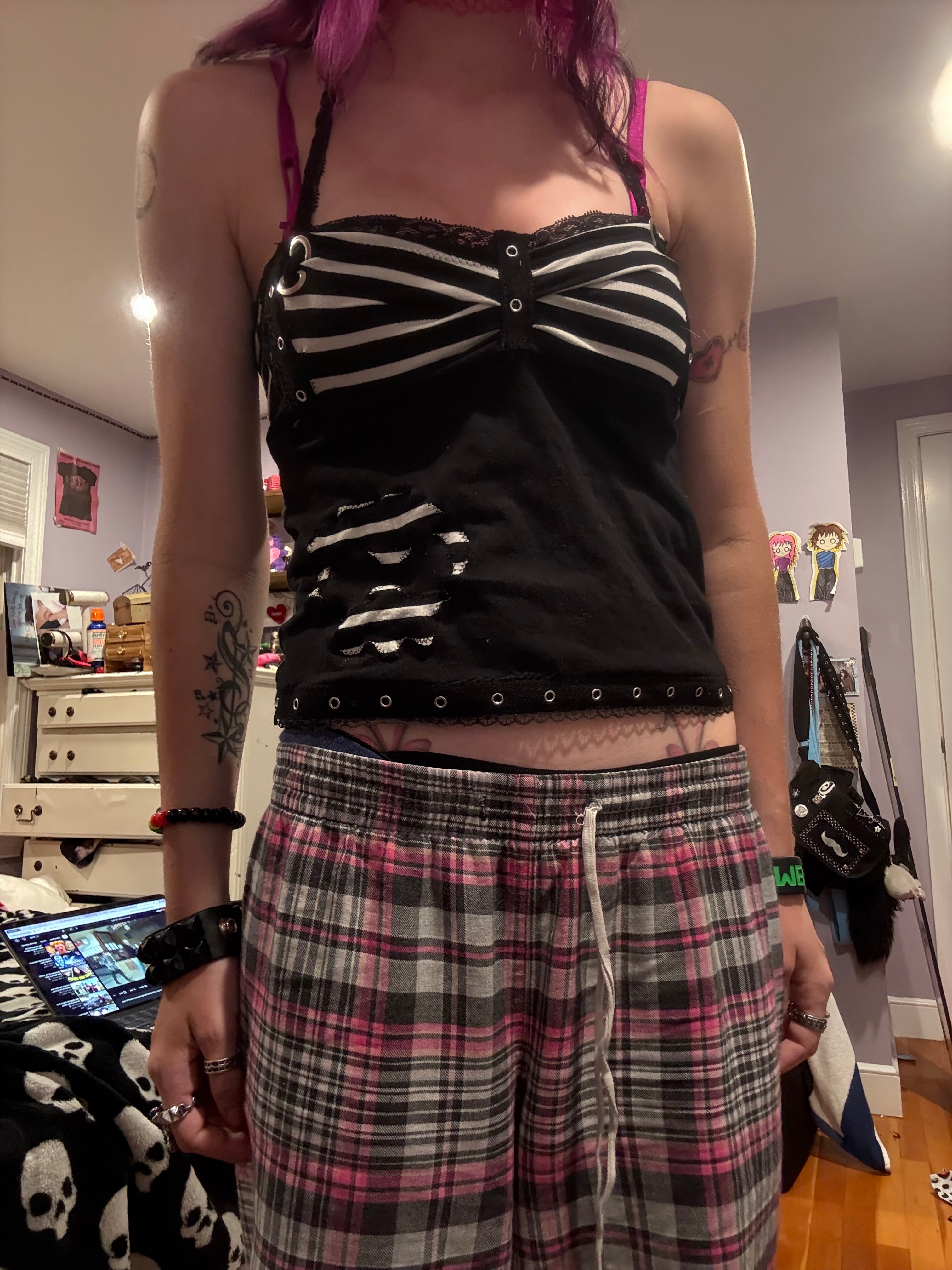 black & white striped skull top size xs