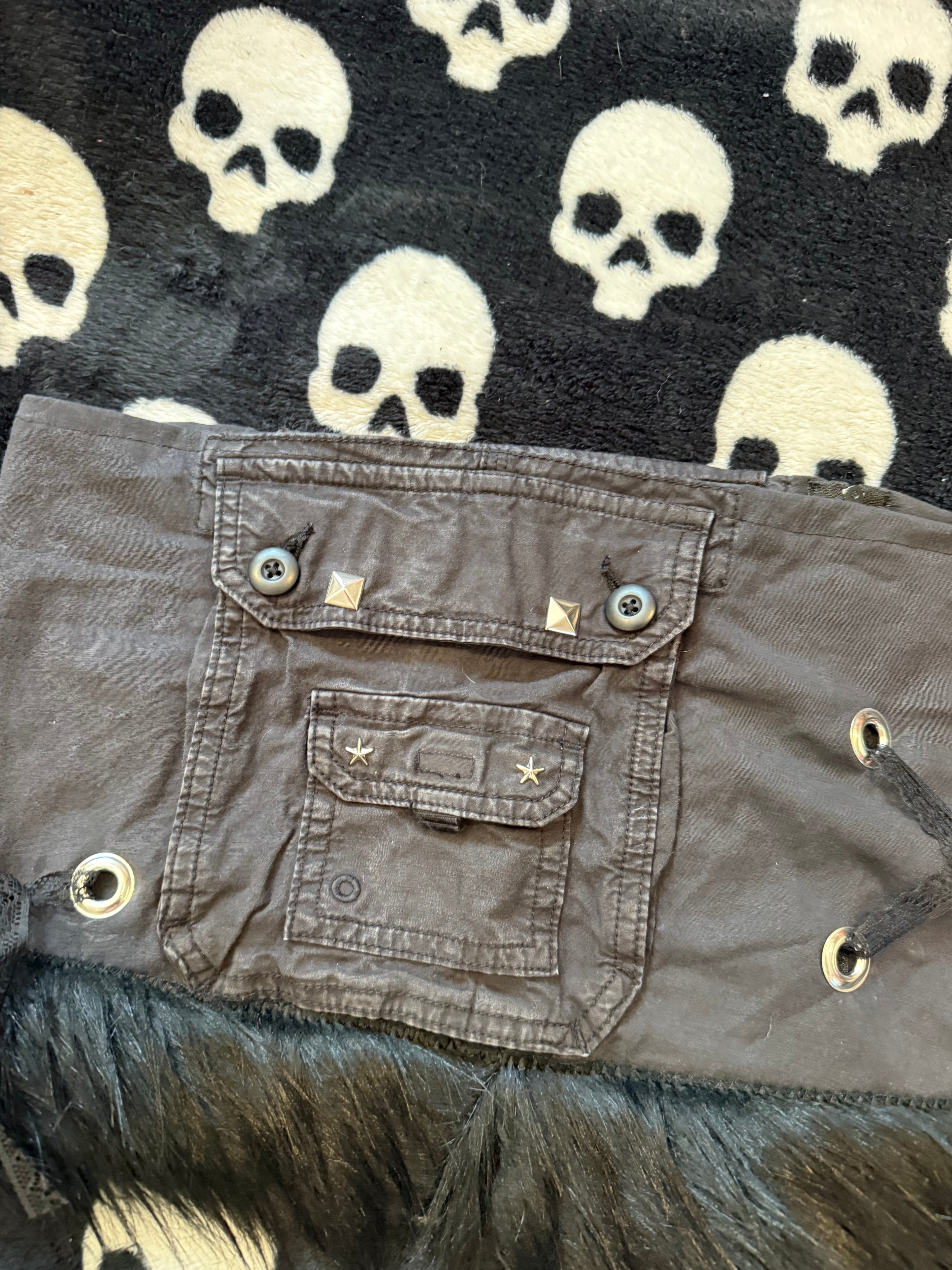 lace up fur pocket skirt size m/l
