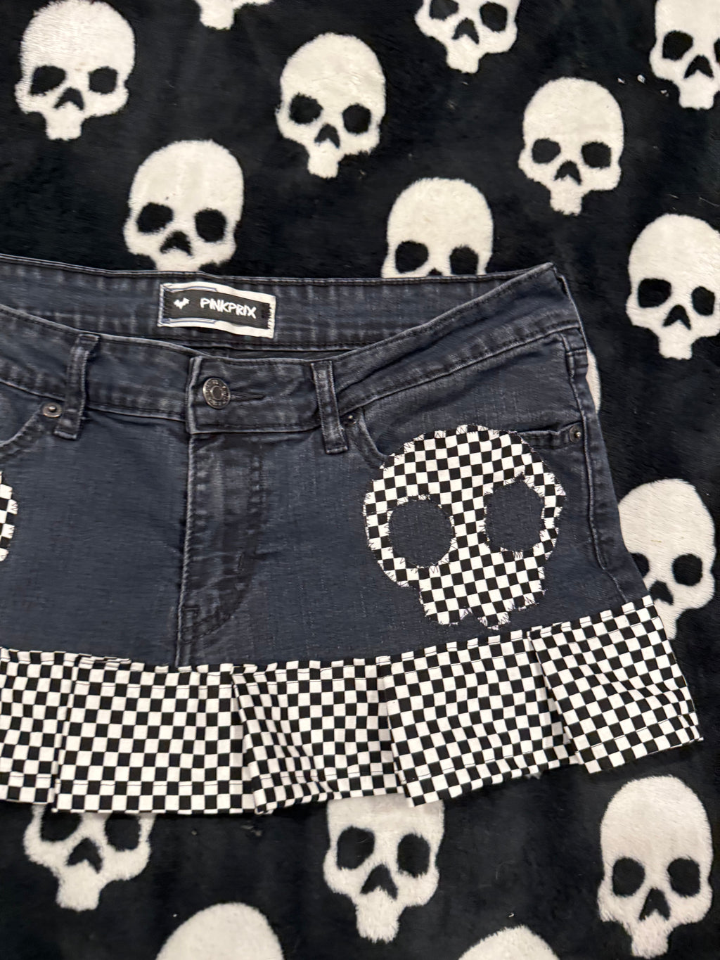 black & white checkered skull skirt size m/l