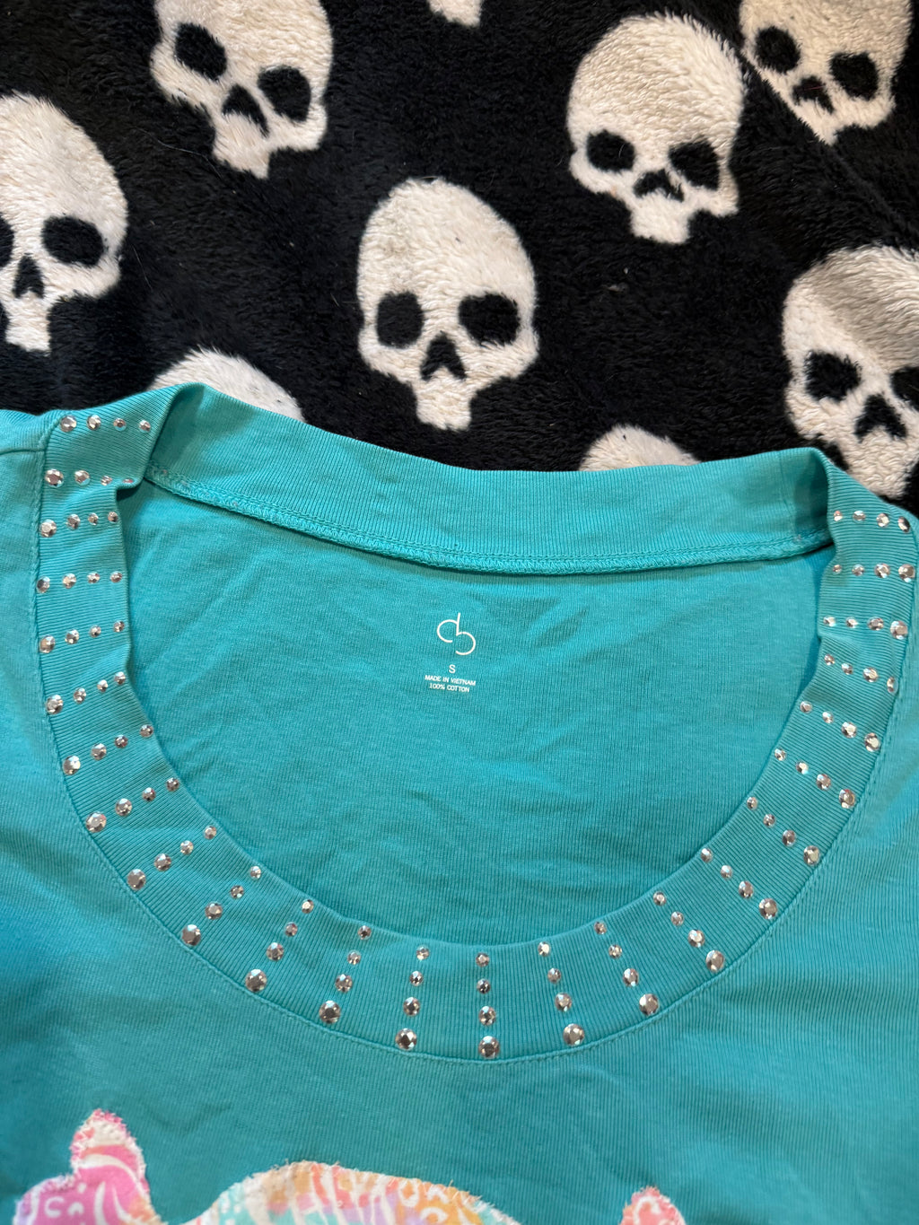 animal print skull studded top size s