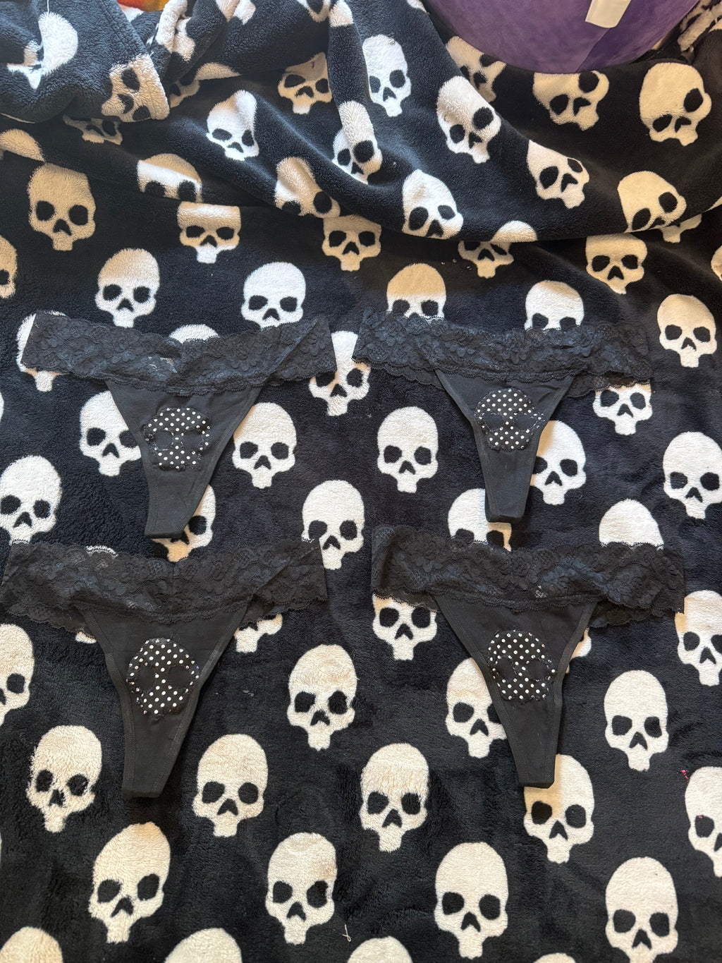 skull thong size xs/s