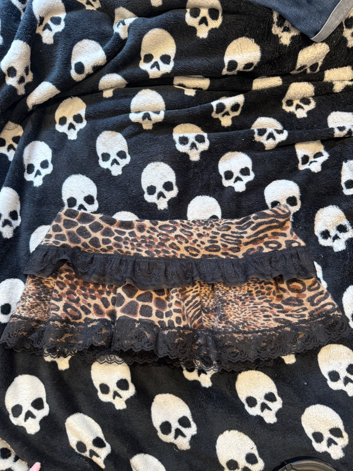 ruffle lace animal print skirt size L