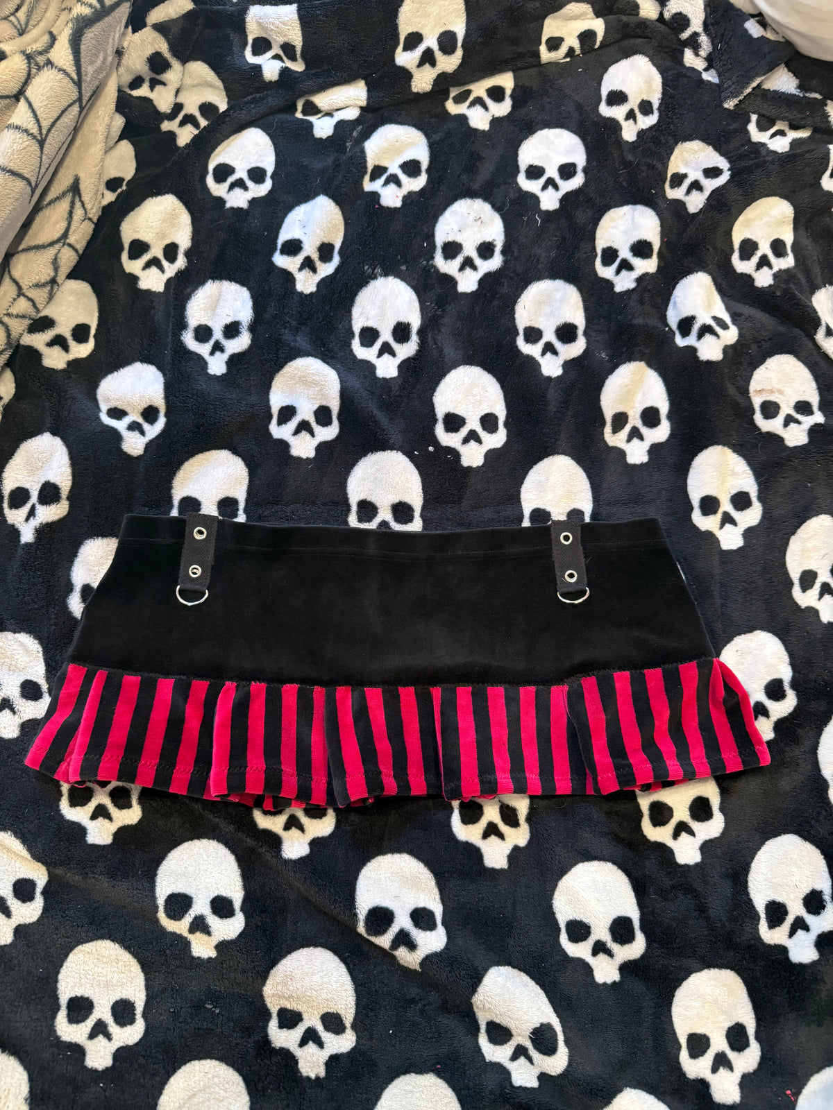 soft red & black striped skirt size L