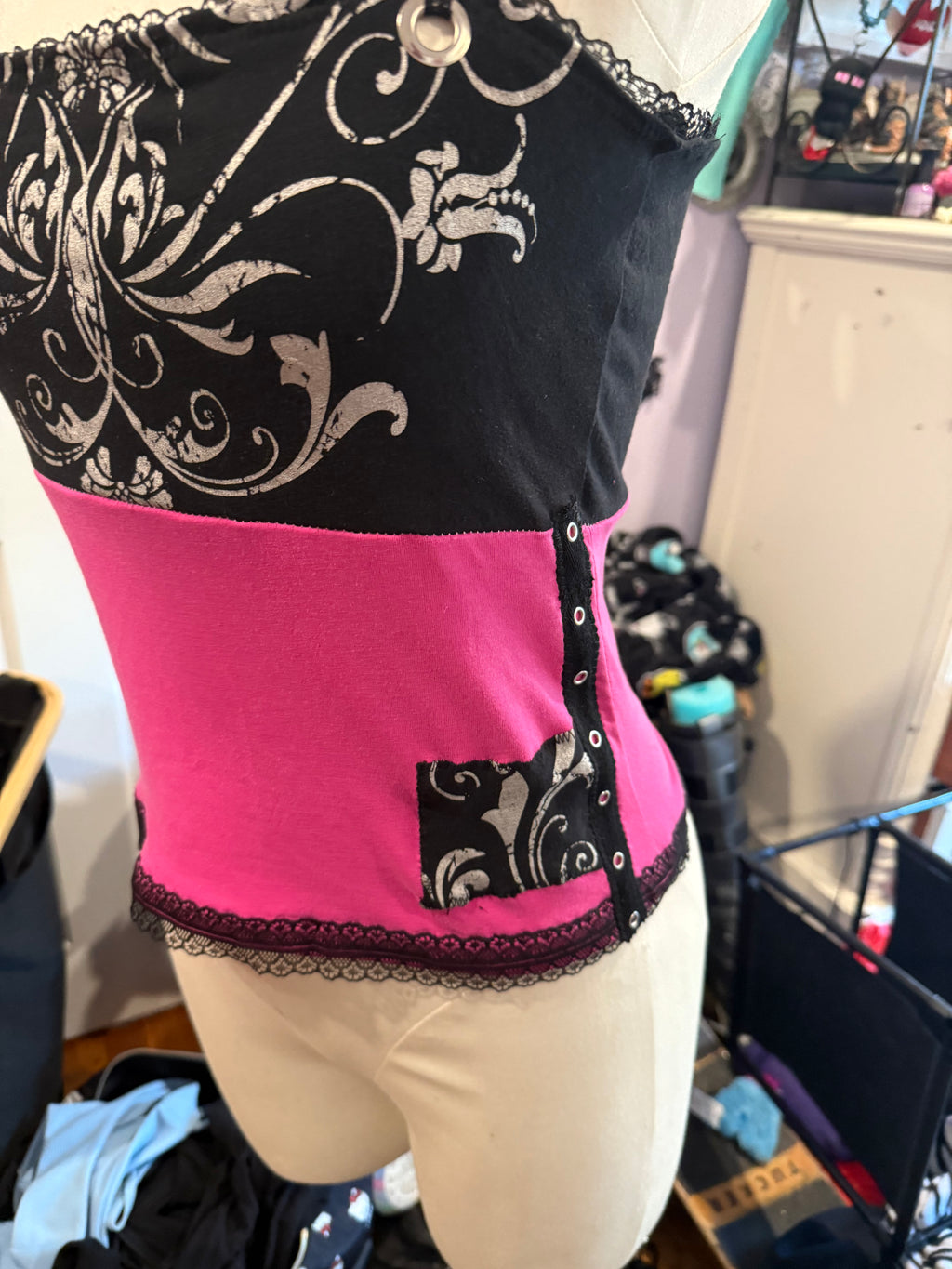 pink & black lace top size xs/s
