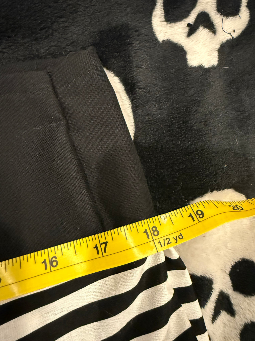 striped skull skirt size m