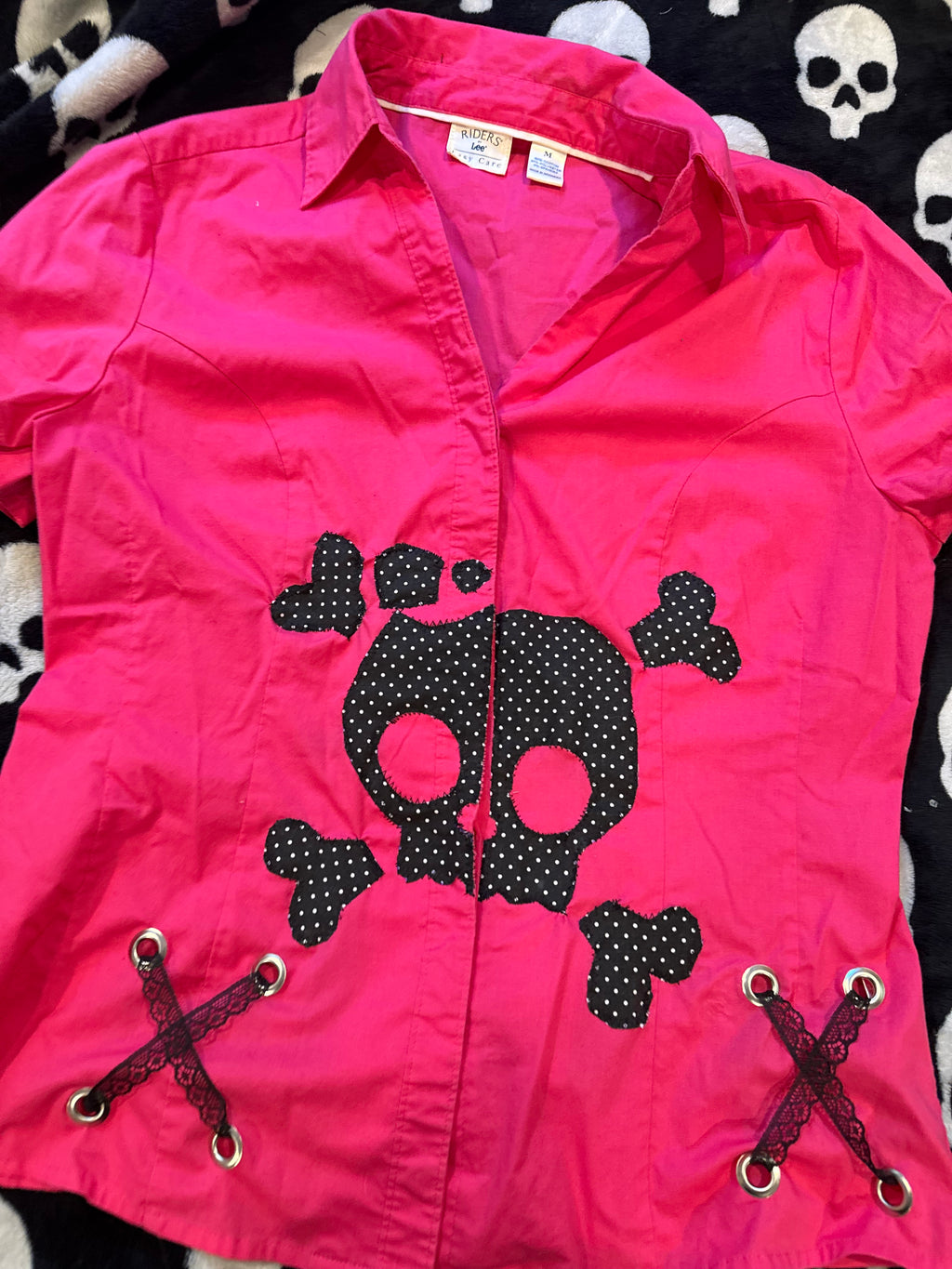 pink & black skull patch button up size n