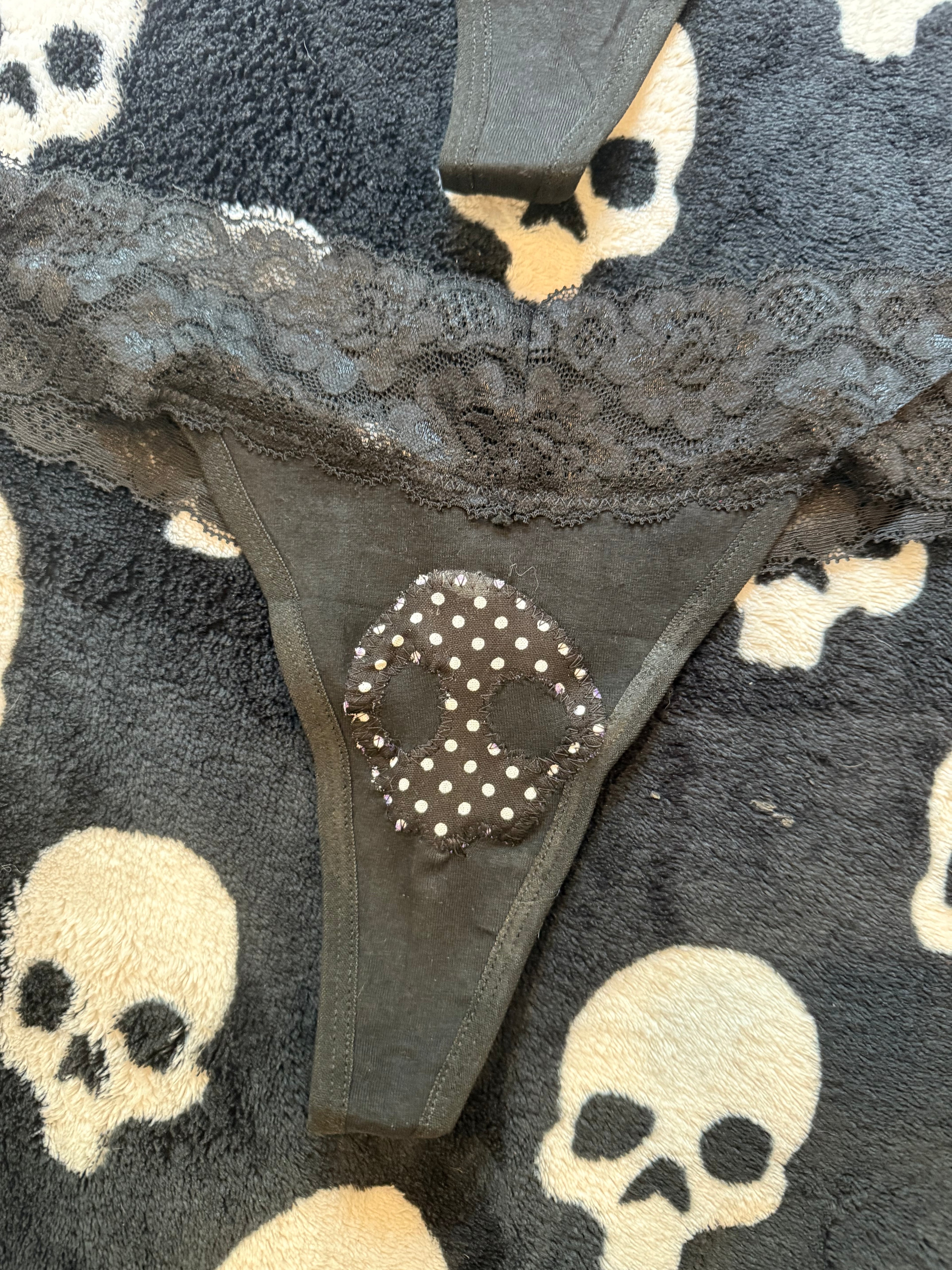 skull thong size xs/s