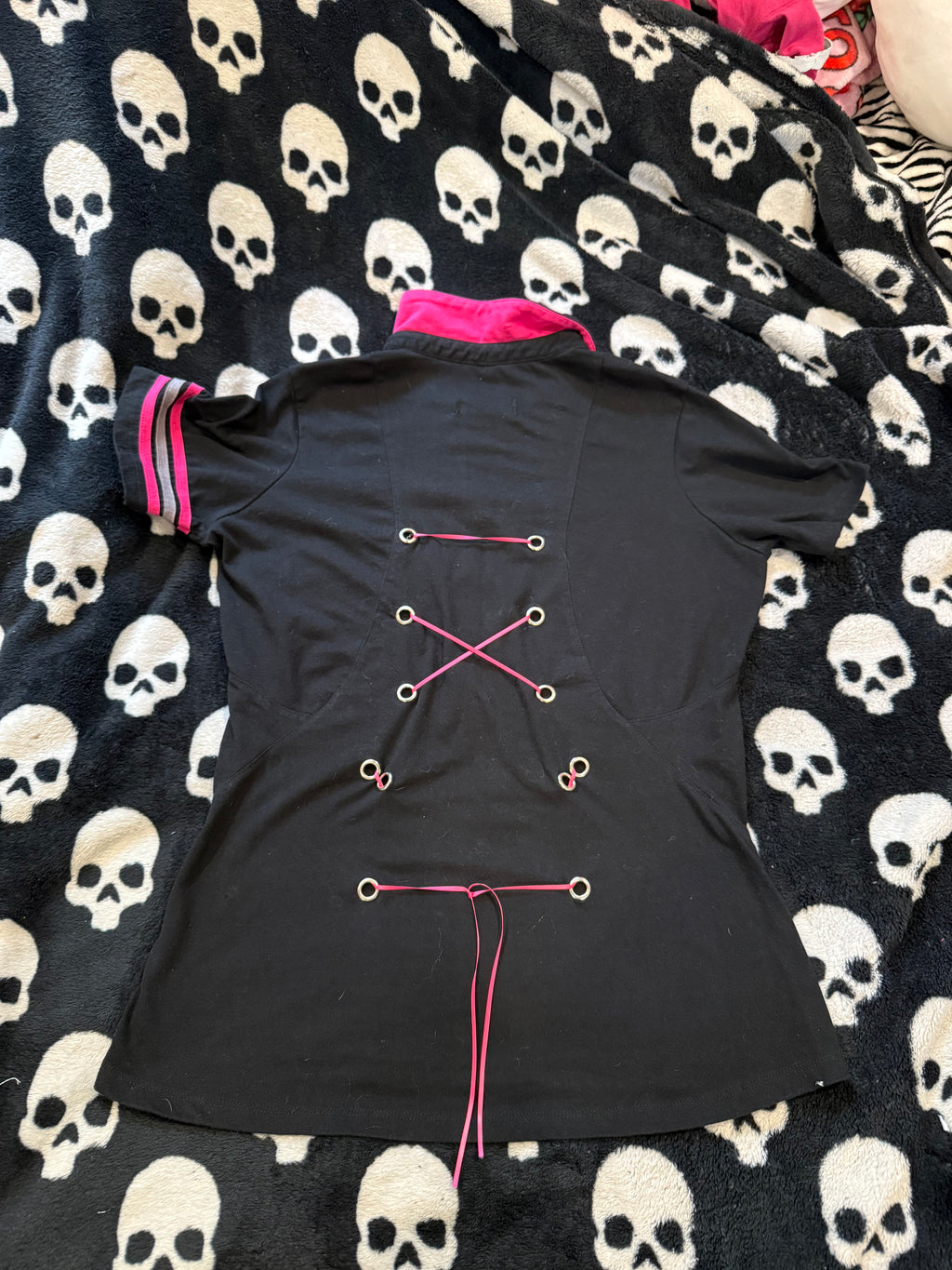 pink & black polka dot skull lace up polo size m