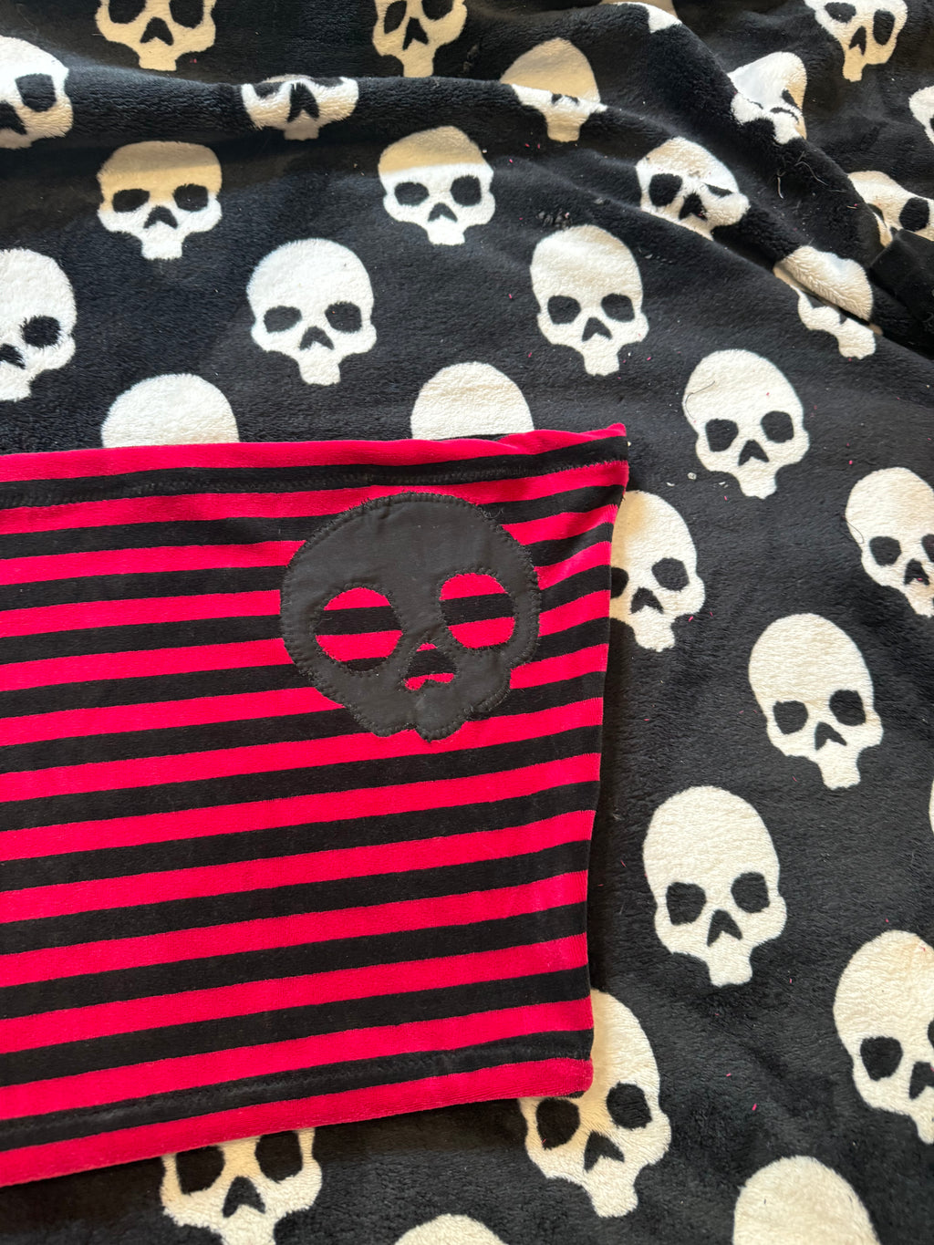 red & black striped skull tube top size 2xl