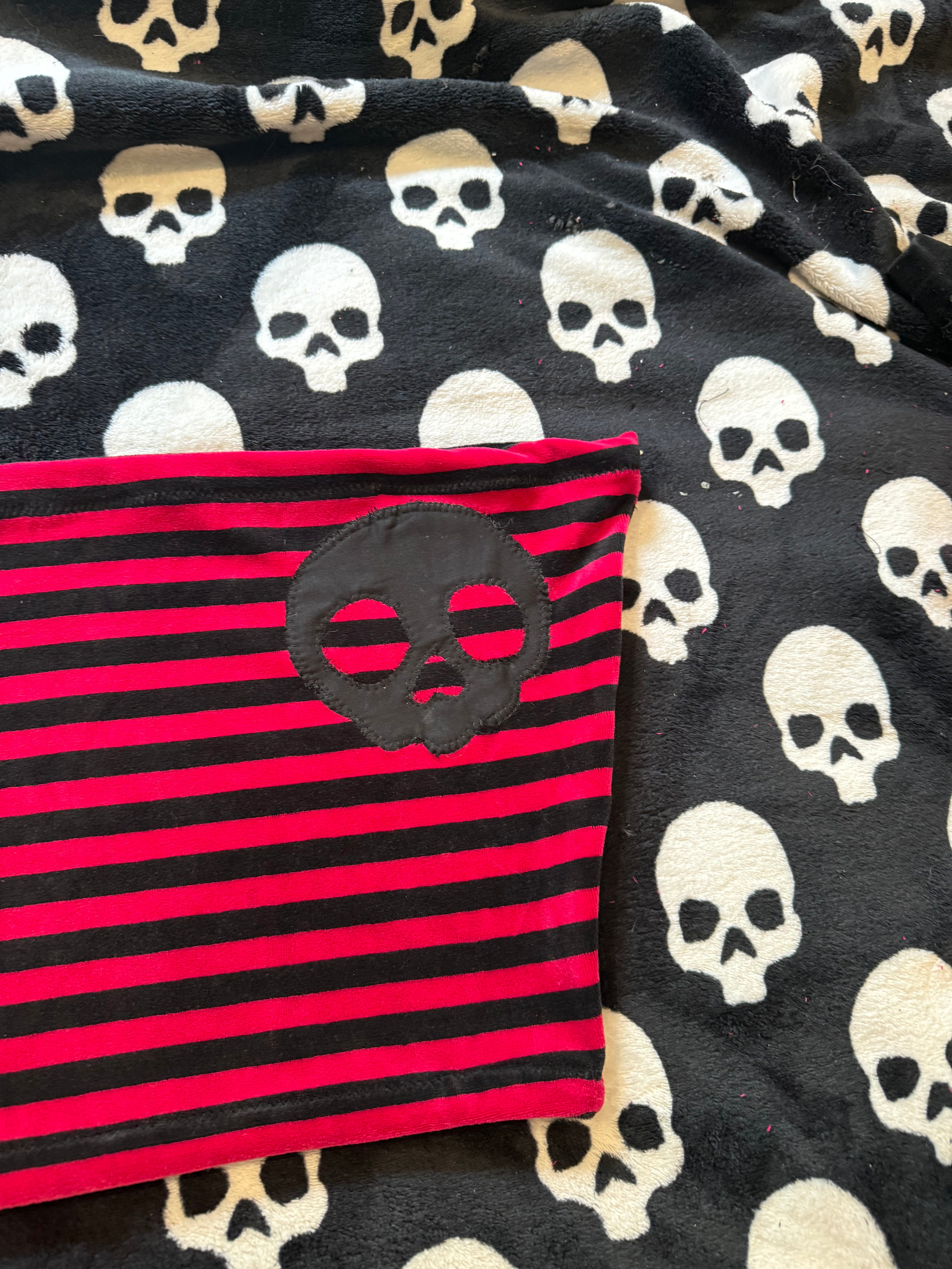 red & black striped skull tube top size 2xl