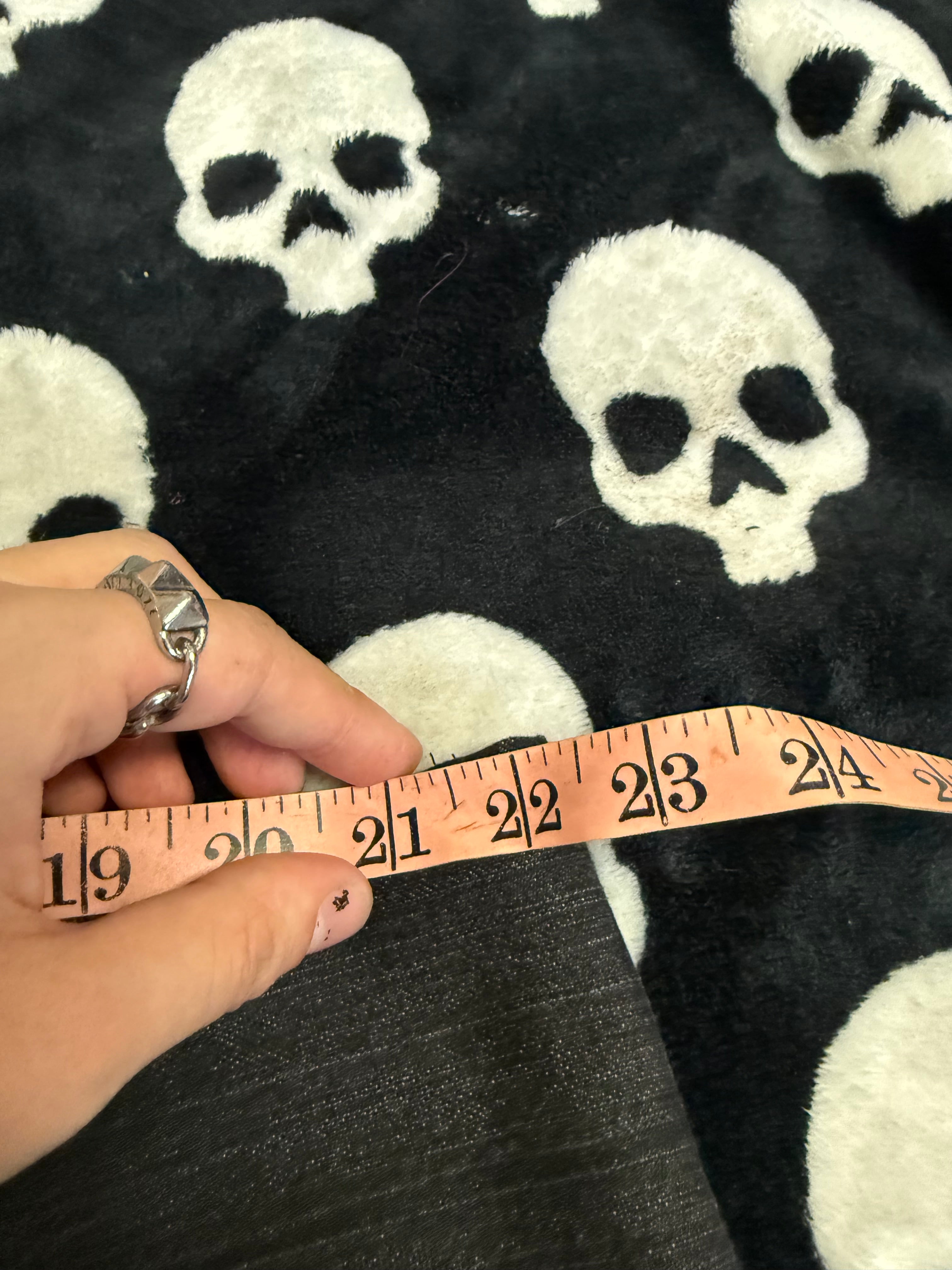 black lace up ruffle skirt size 2xl