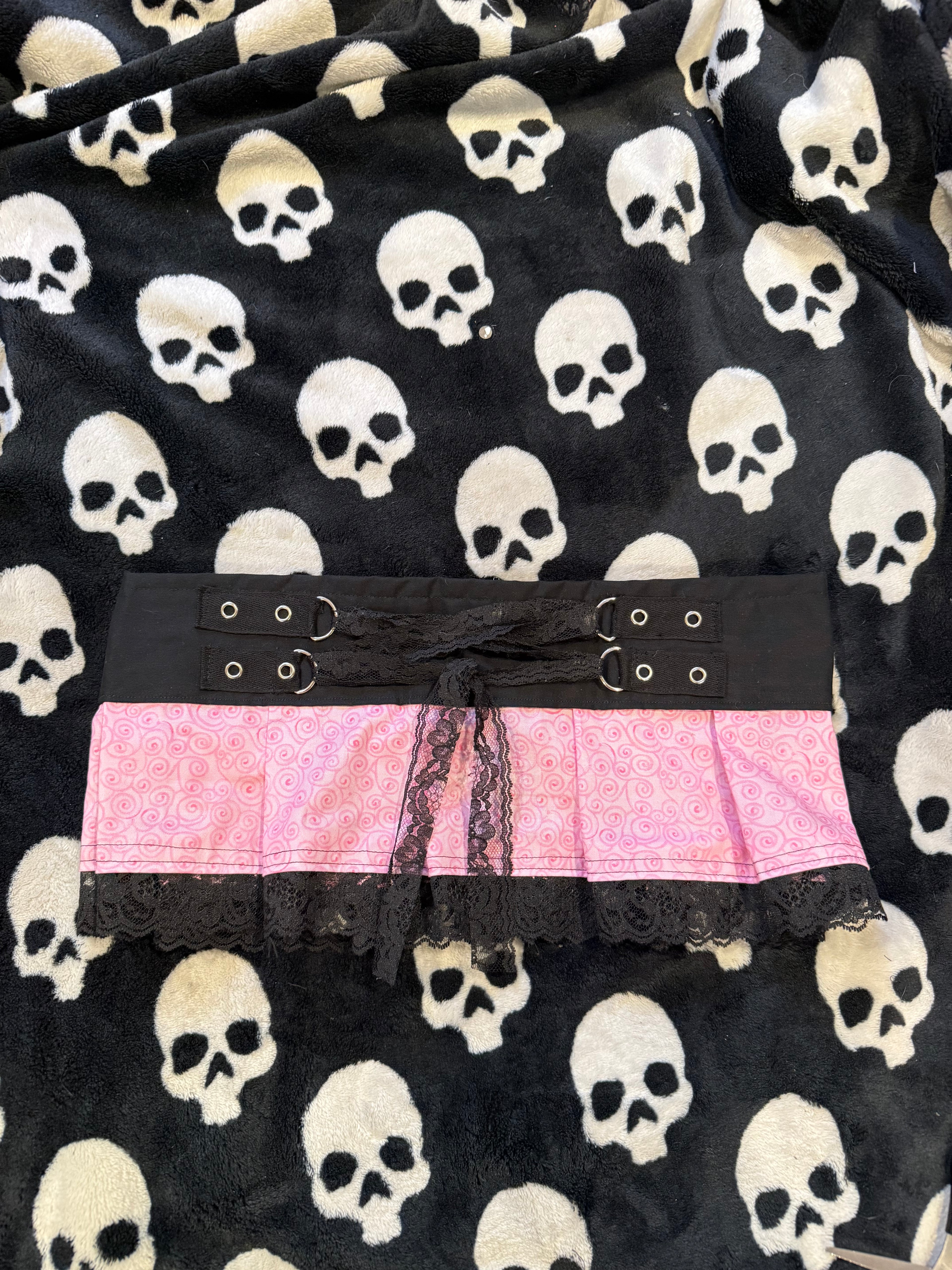 pink swirl lace up skirt size xs