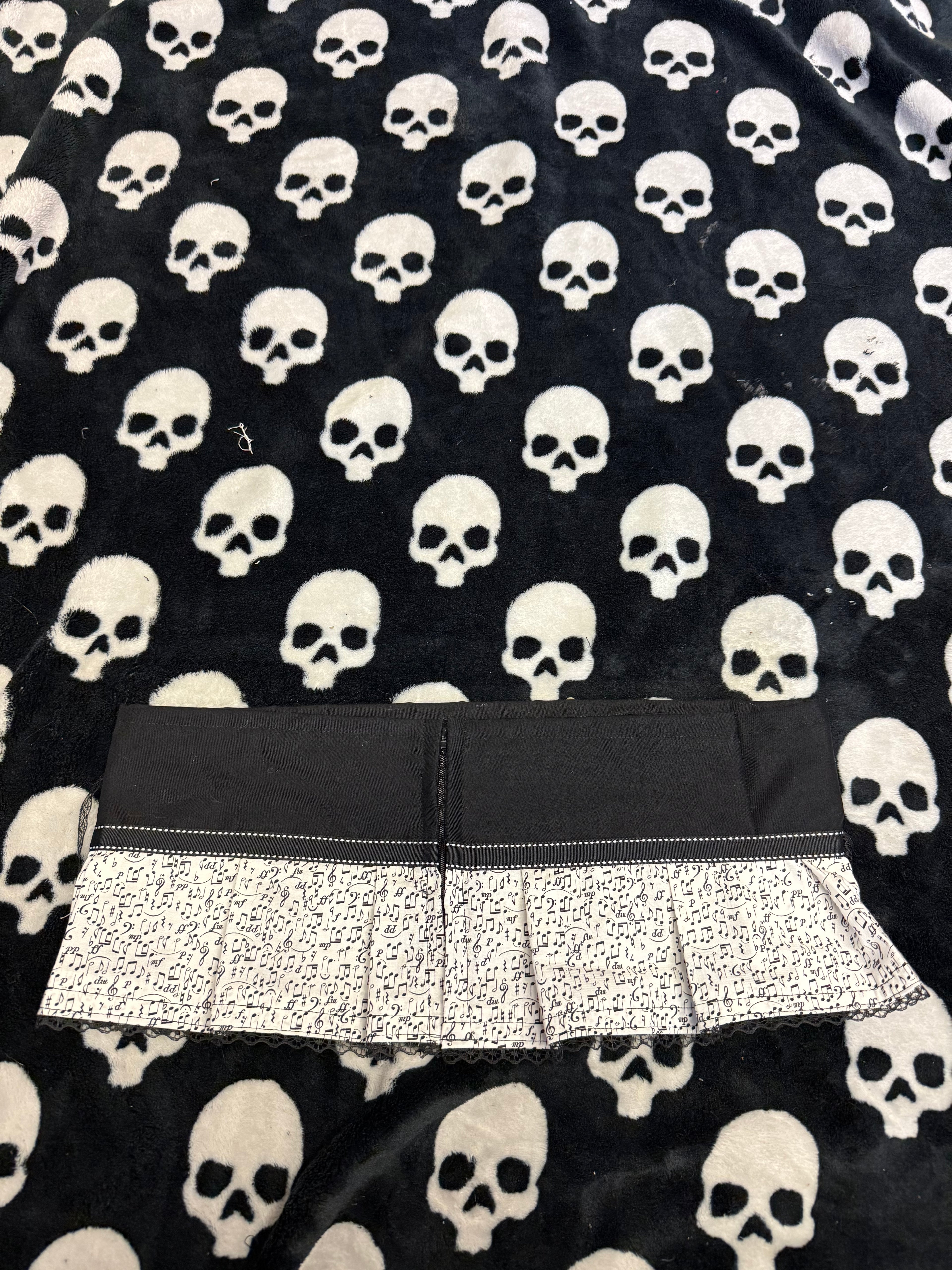 music note lace up mini skirt size m