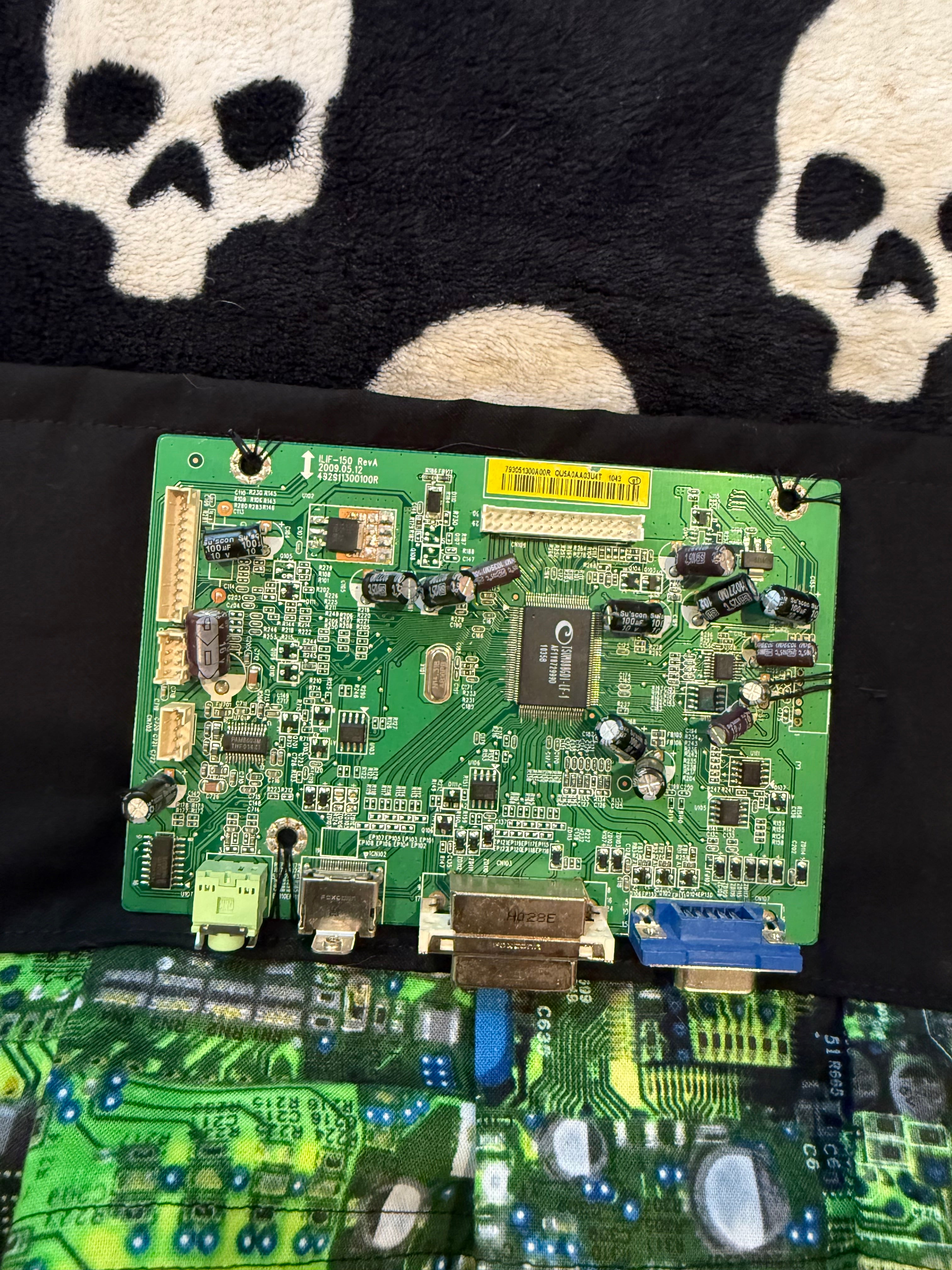 circuit board skirt size xxs/xs