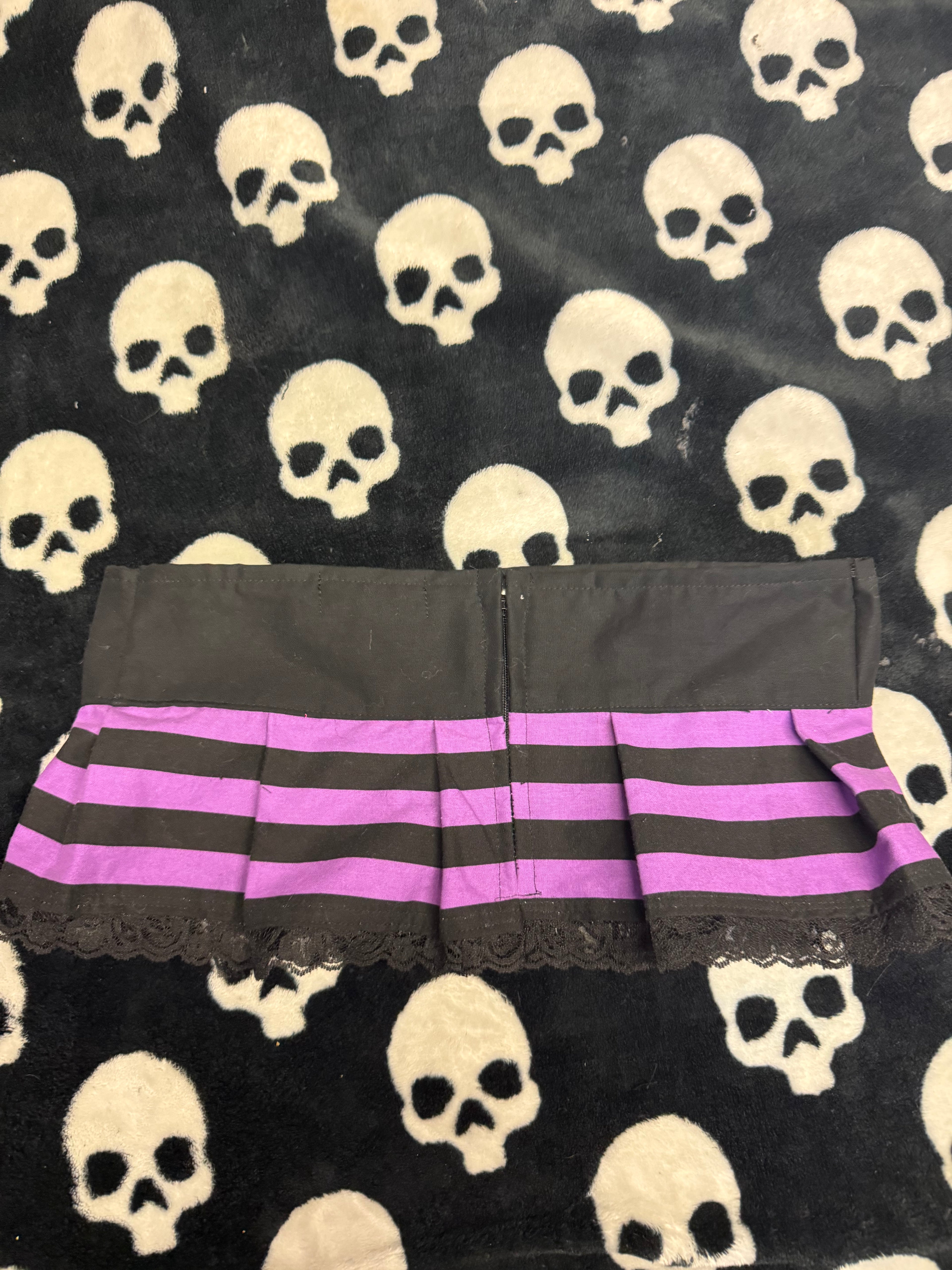 purple & black striped lace up skirt size xs