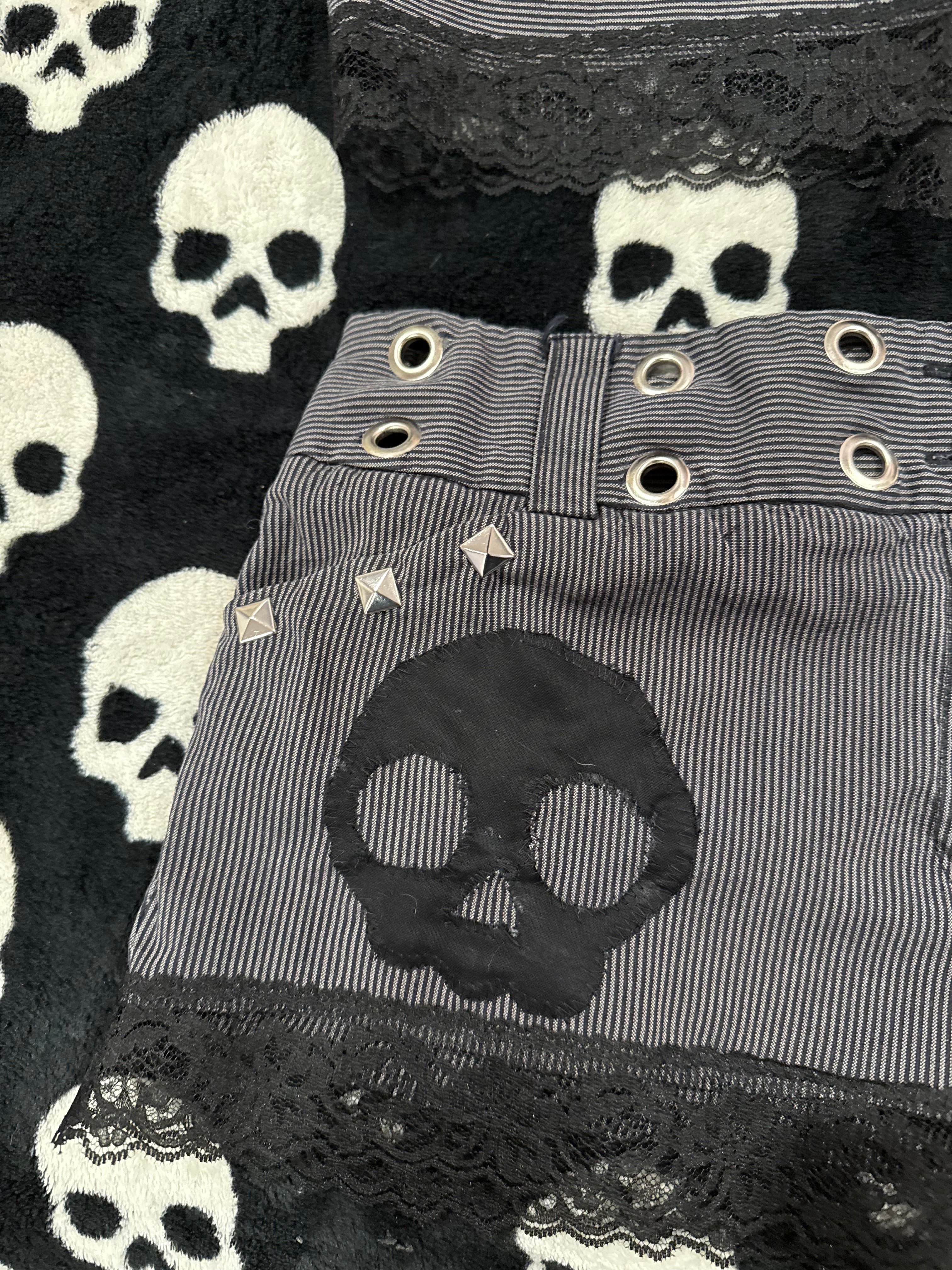 skull grommet lace set size L/XL