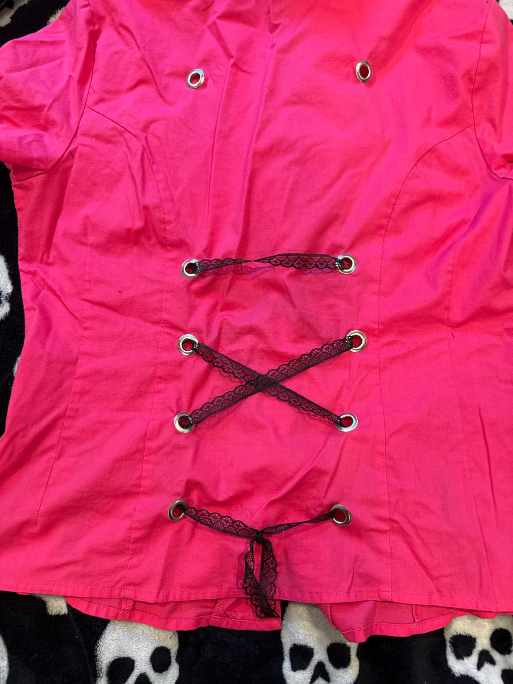 pink & black skull patch button up size n