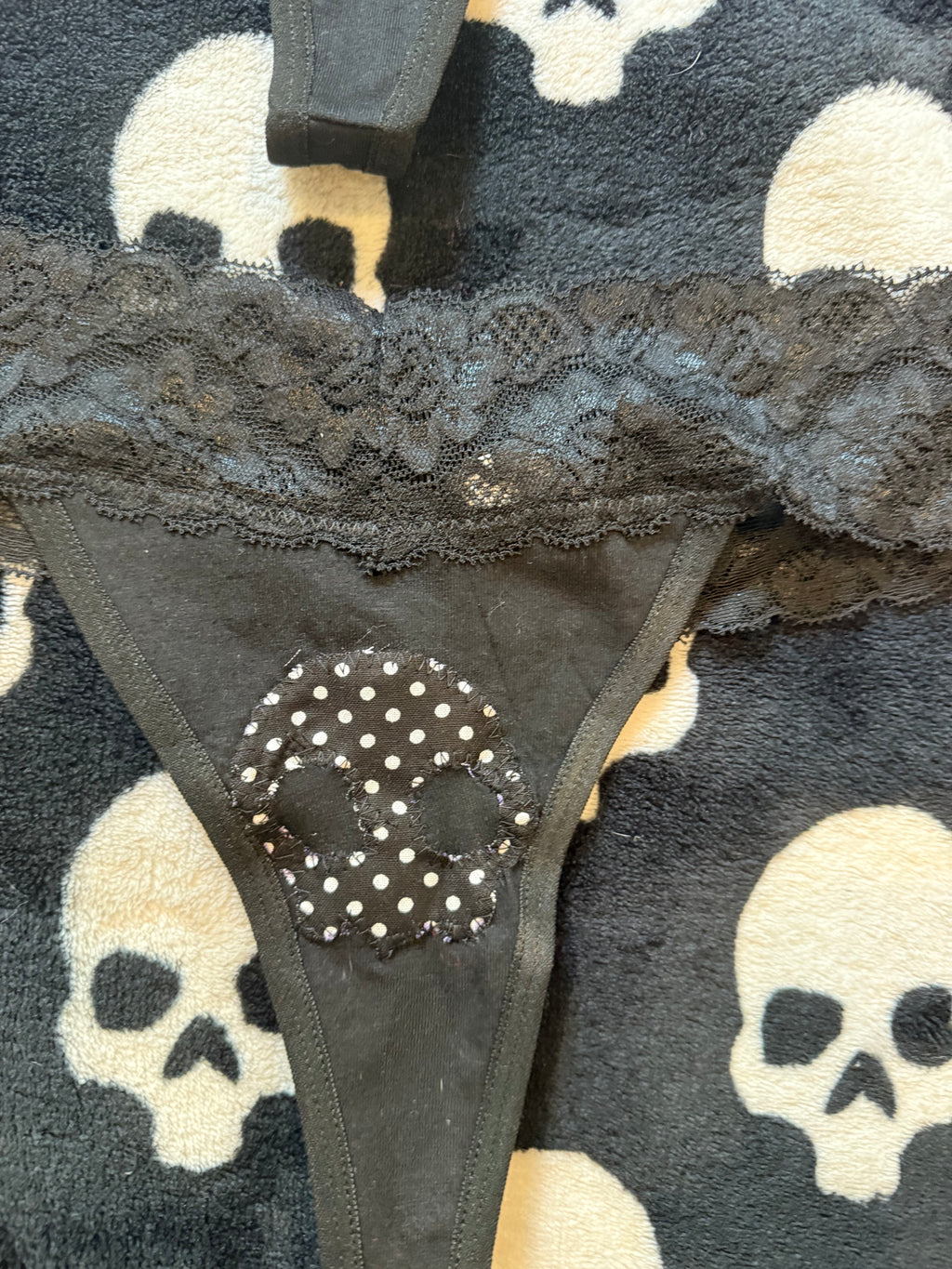 skull thong size xs/s
