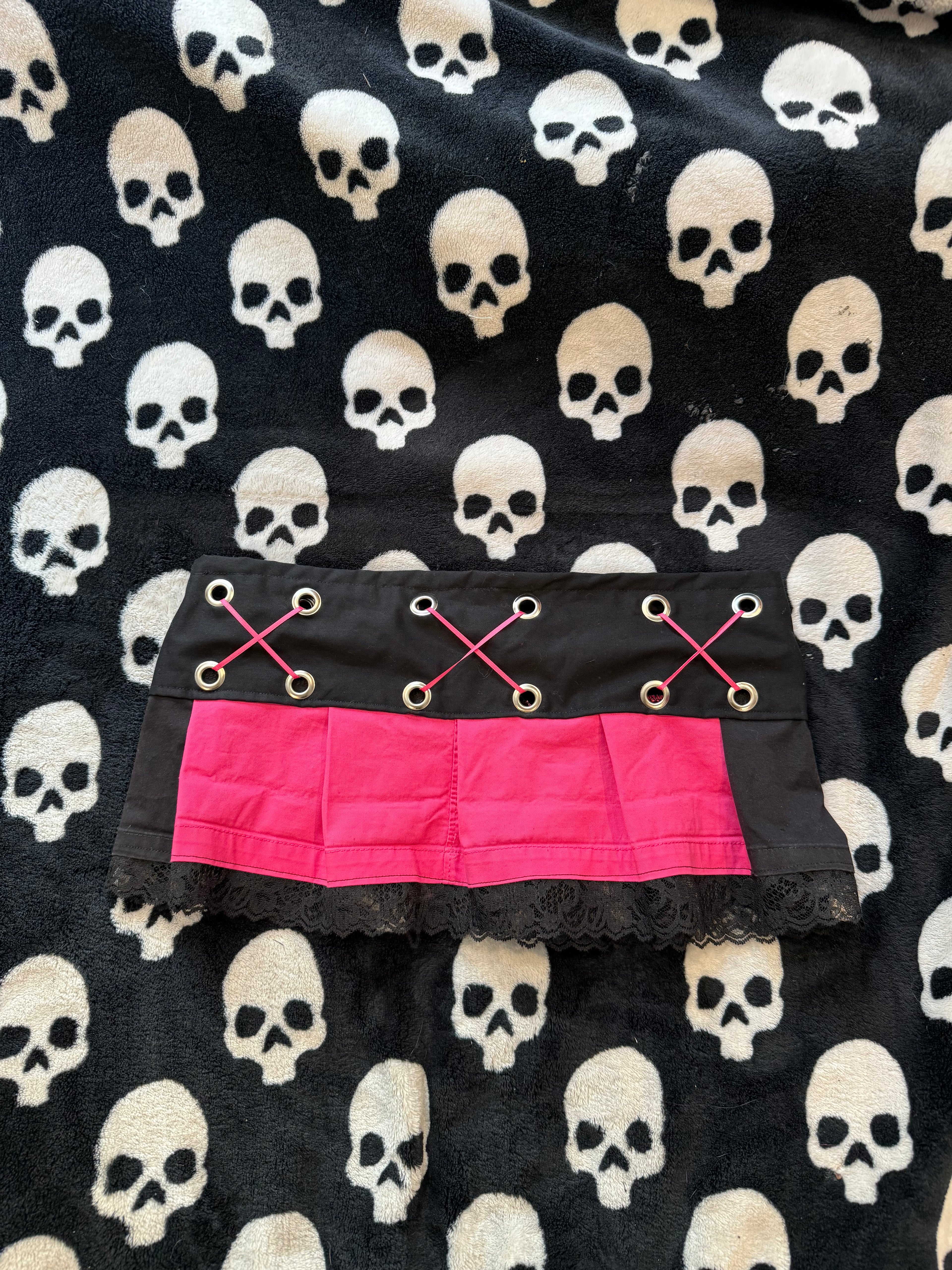 pink & black lace up skirt size xs