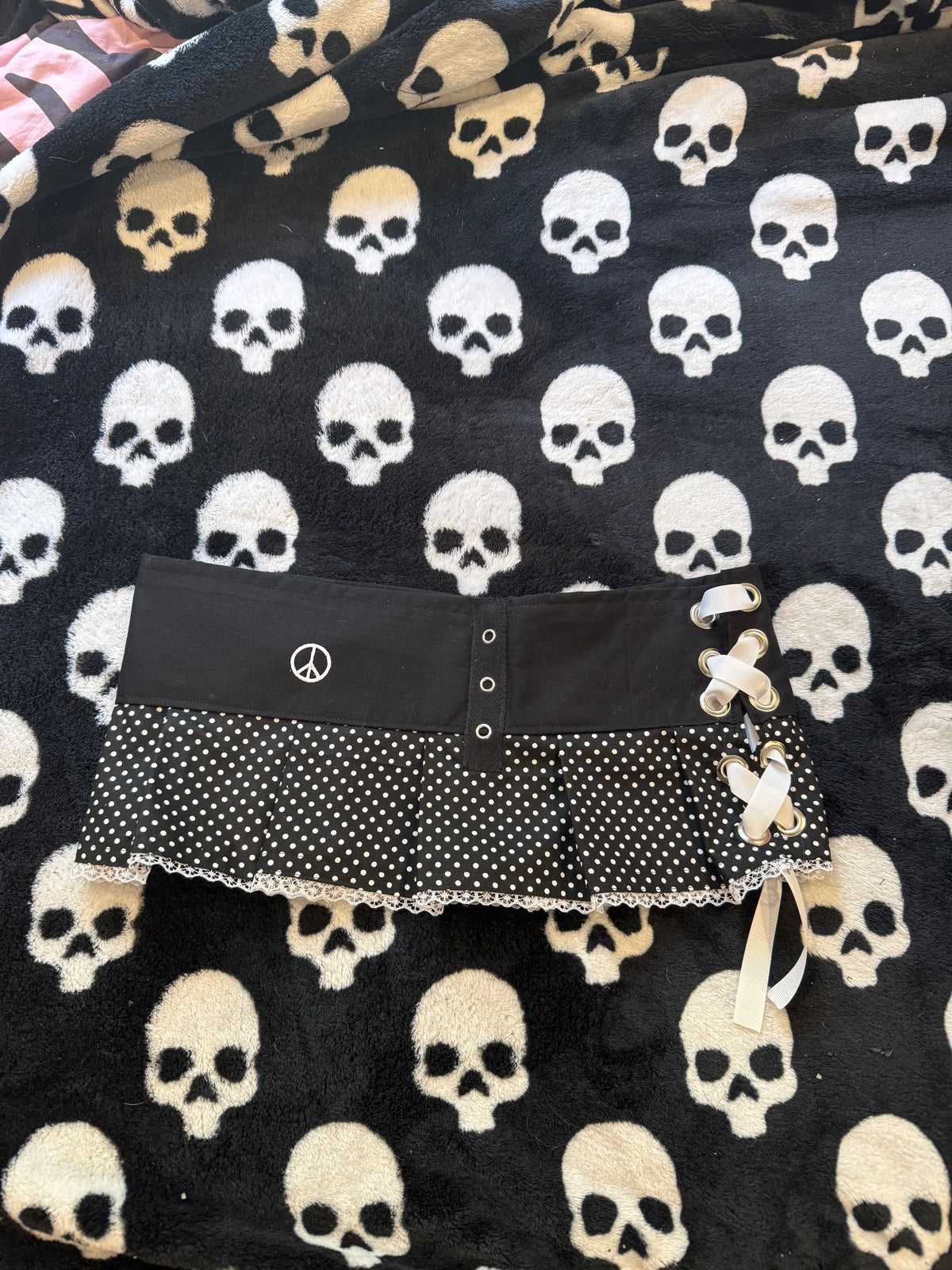 polka dot peace sign lace up skirt size xs/s