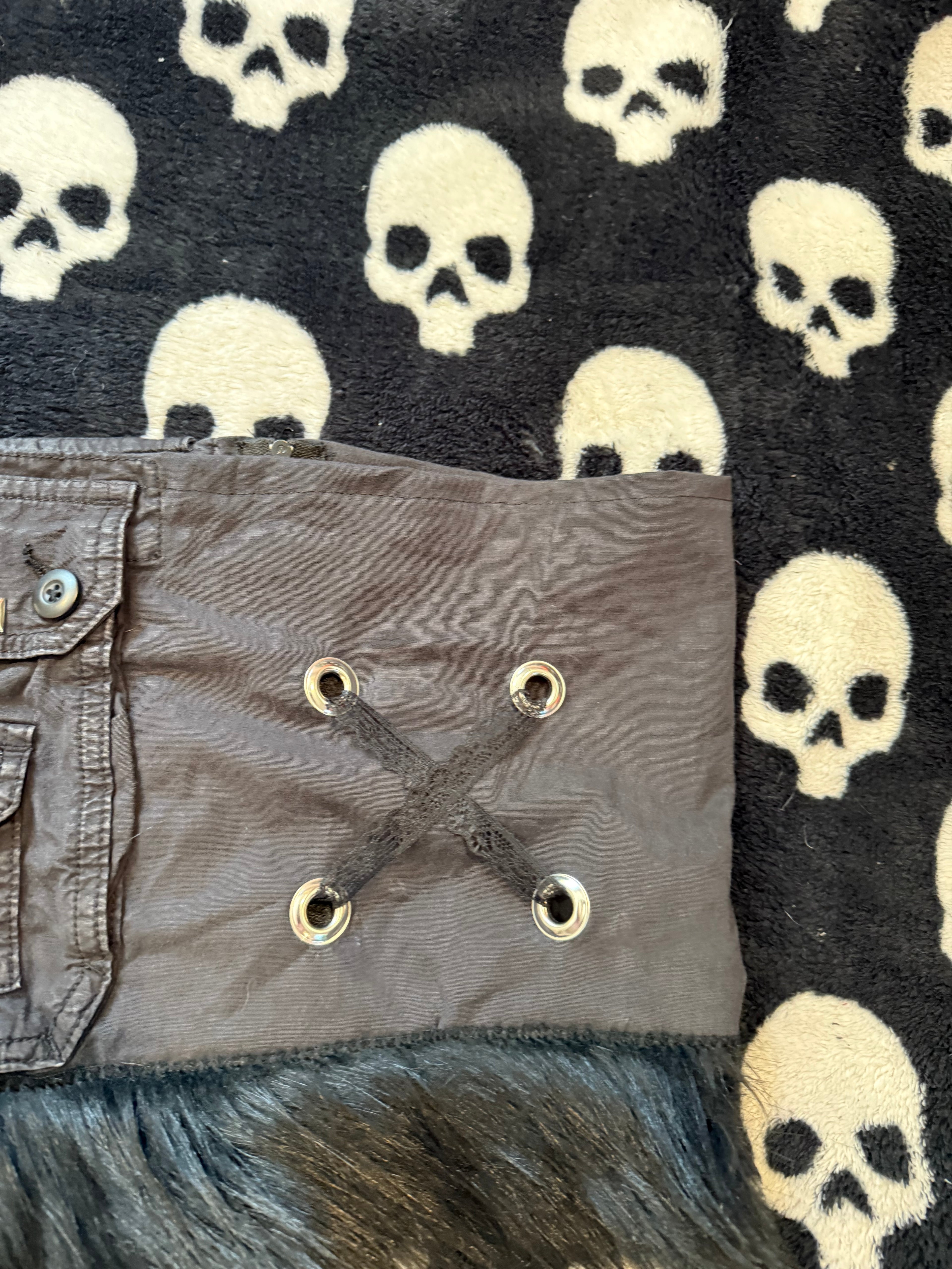 lace up fur pocket skirt size m/l