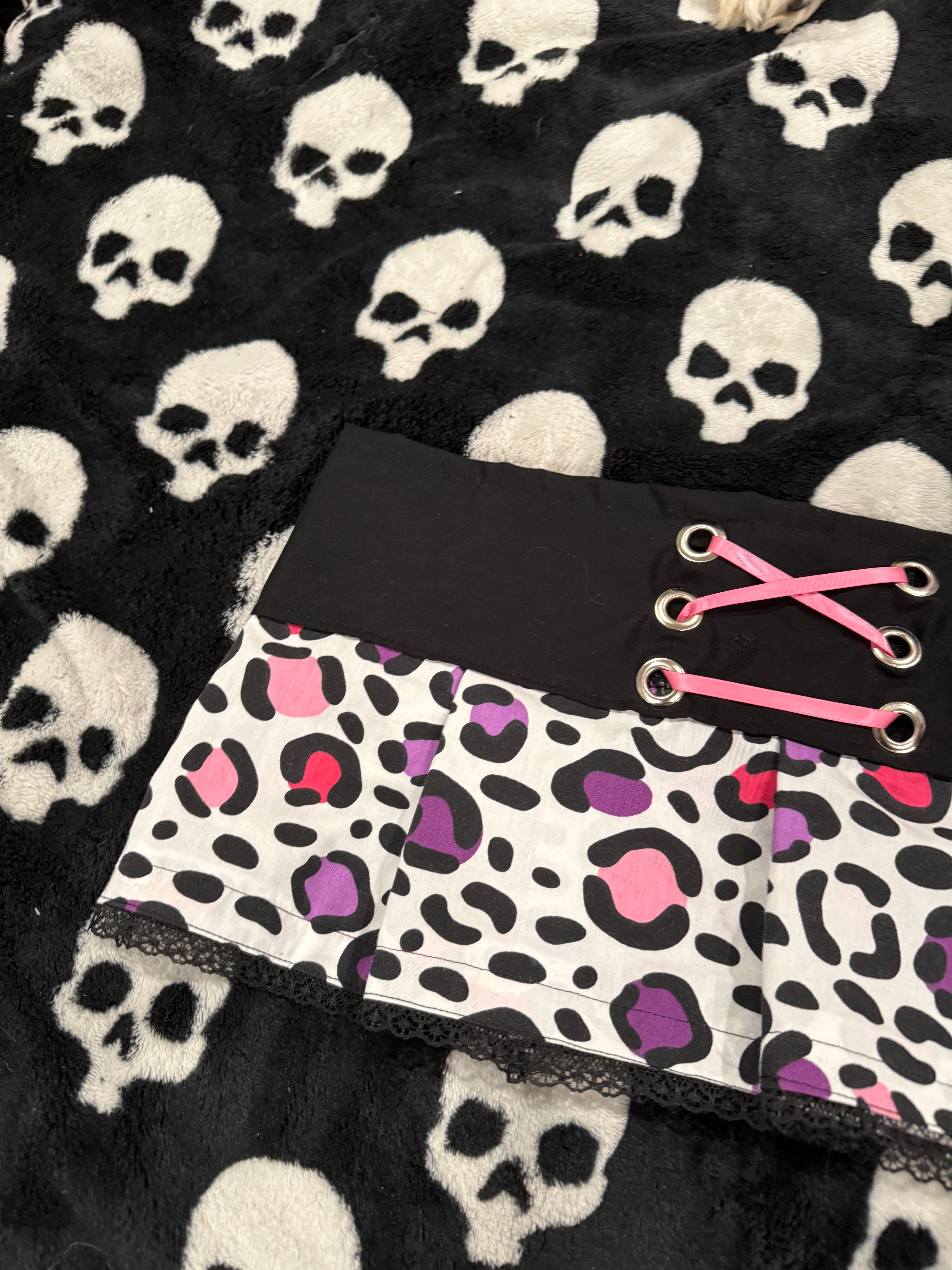 pink & black lace up animal print mini skirt size xs
