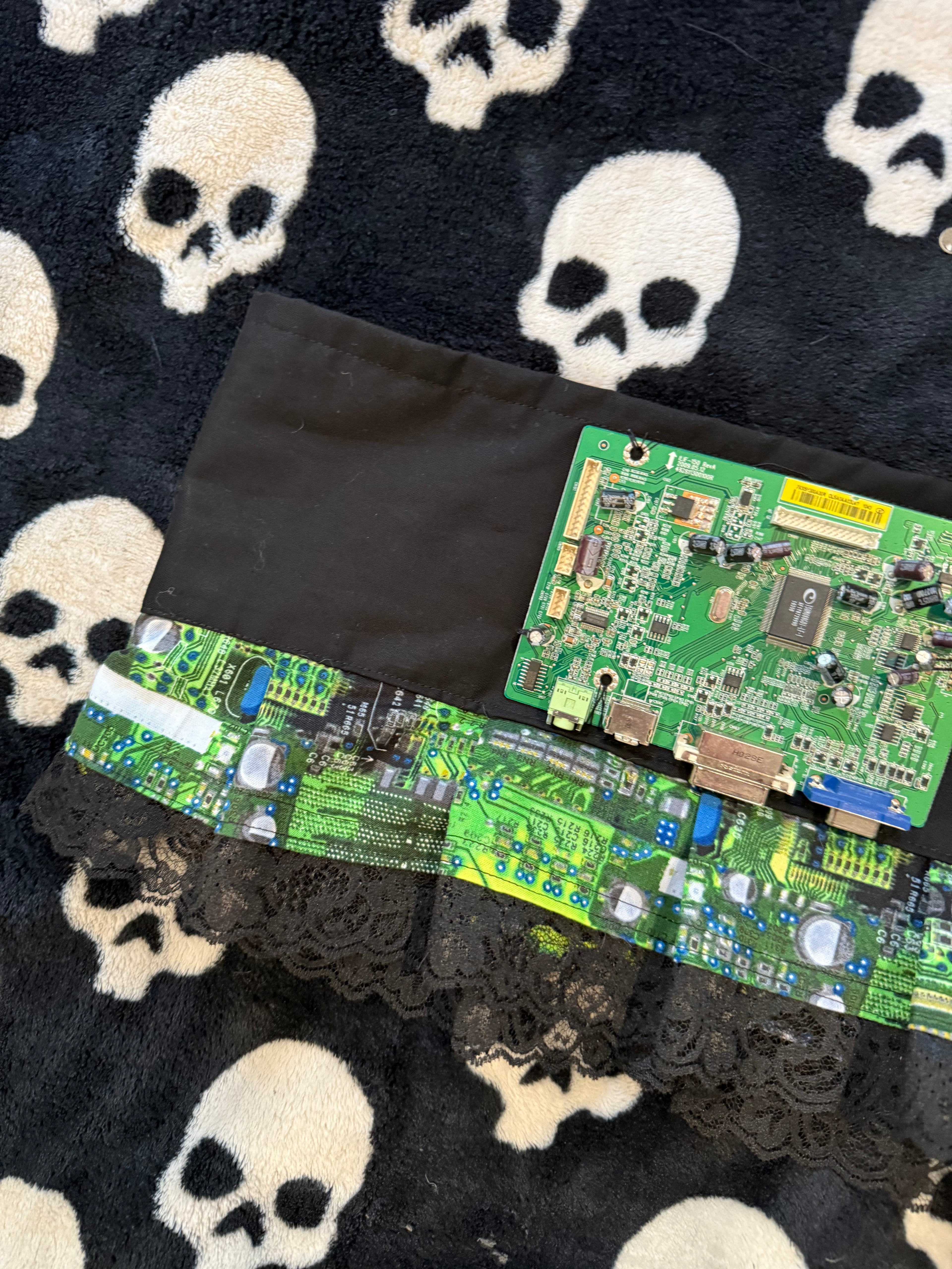 circuit board skirt size xxs/xs