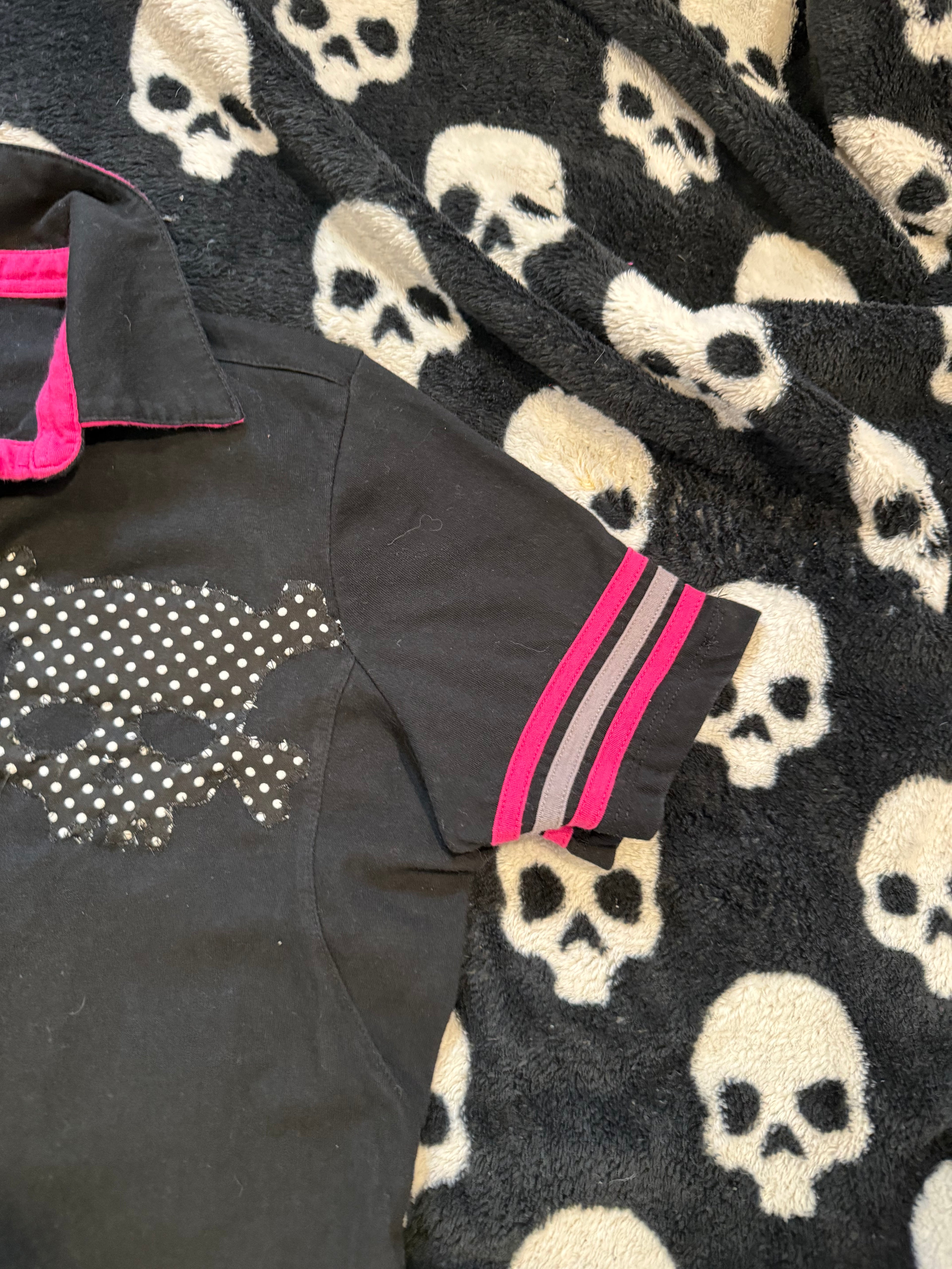 pink & black polka dot skull lace up polo size m