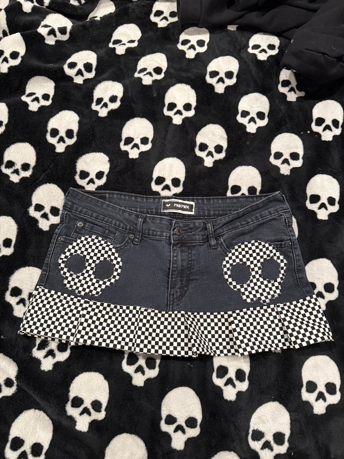 black & white checkered skull skirt size m/l
