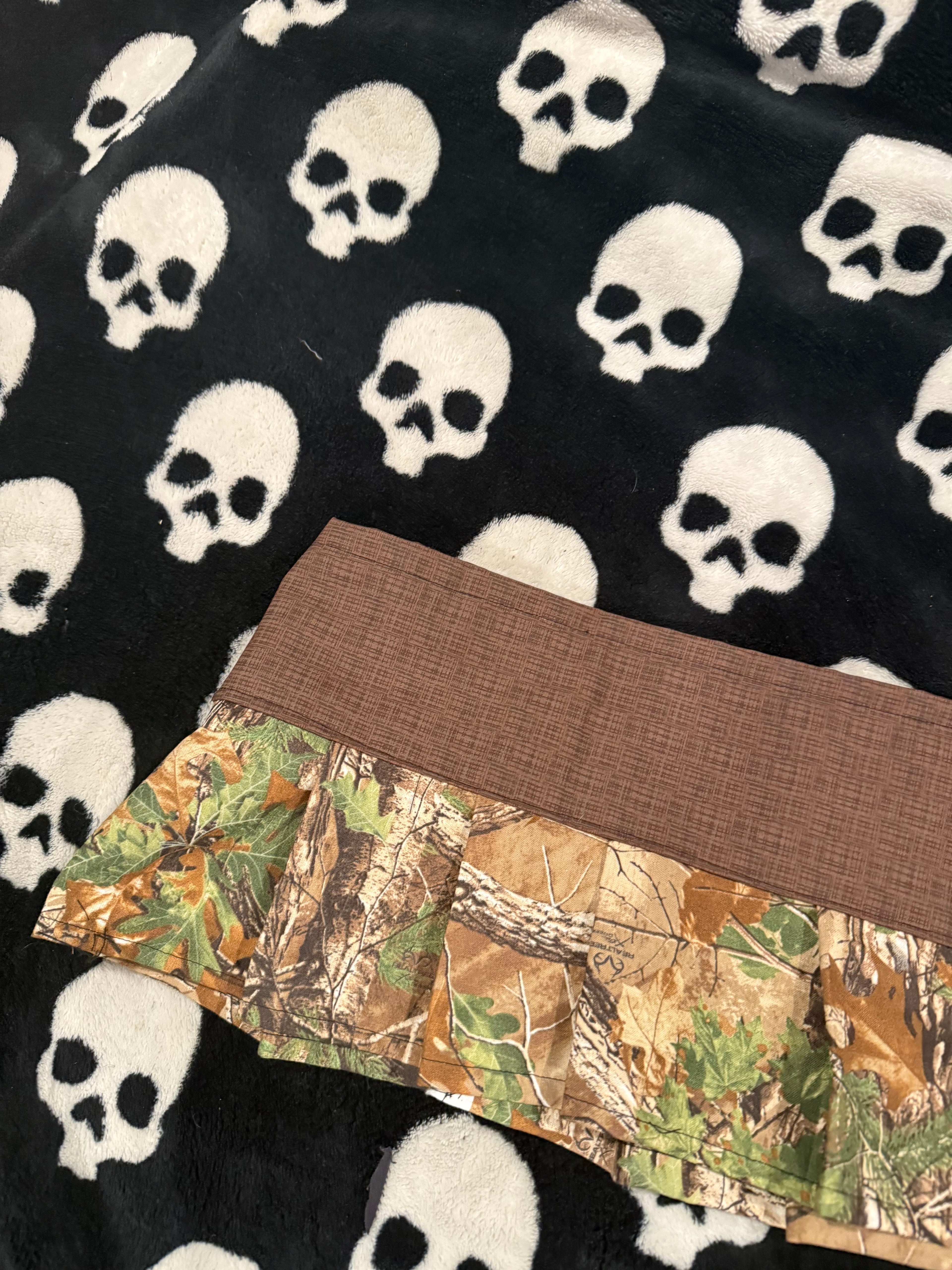 camo lace up mini skirt size m