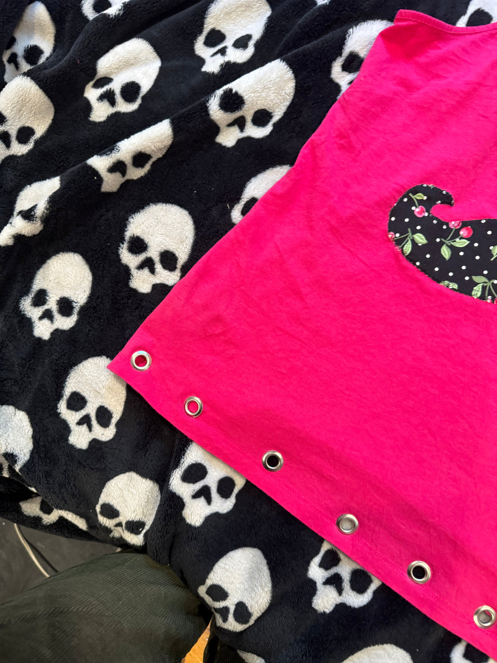 Cherry mustache grommet tank size xl
