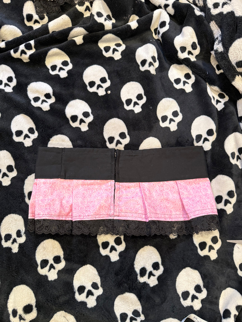 pink swirl lace up skirt size xs