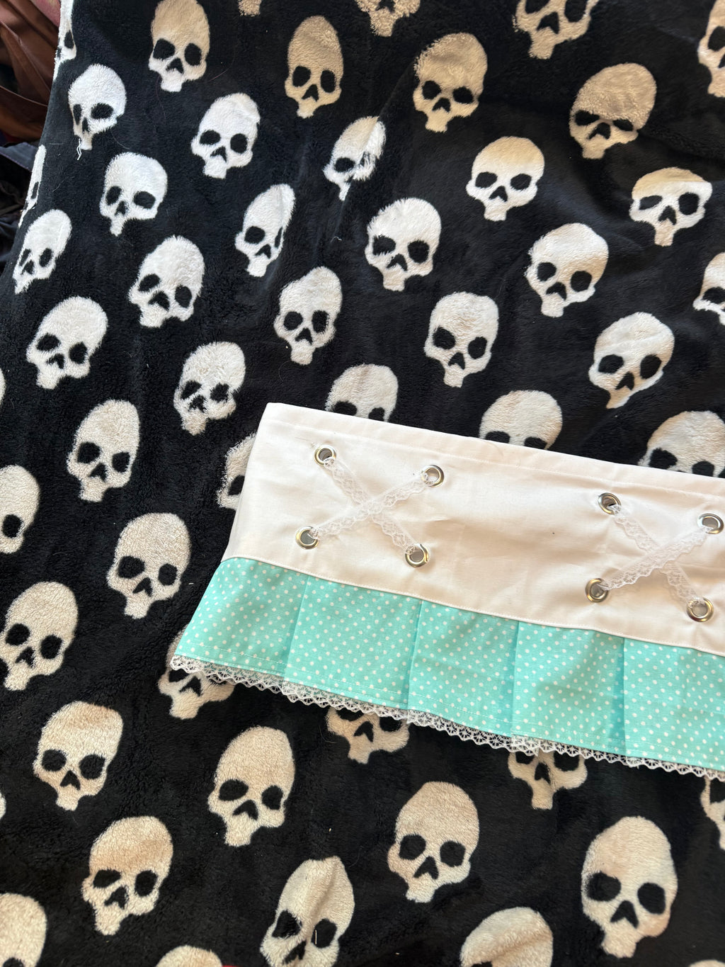 teal & white polka dot lace up skirt size L
